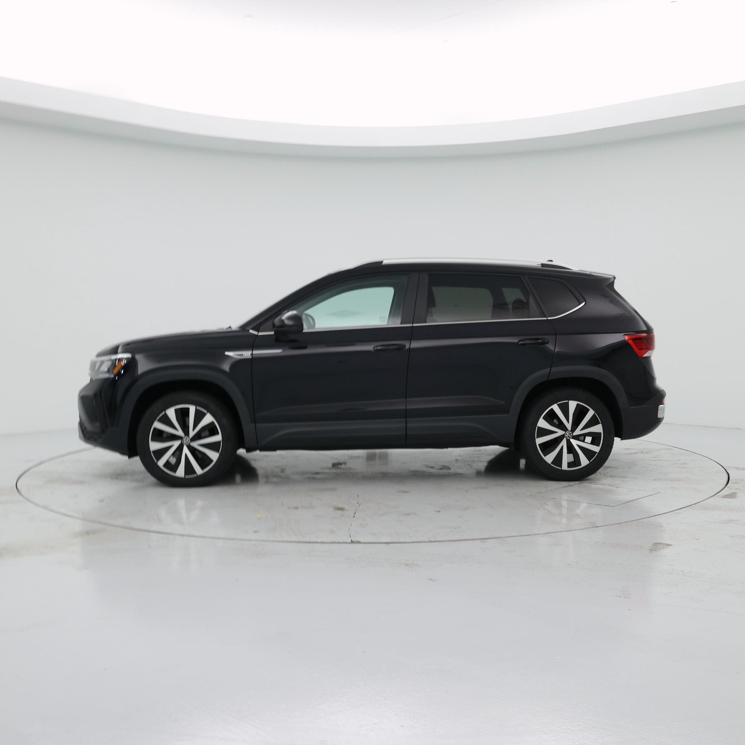 Thumbnail: 2022 Volkswagen Taos - 3