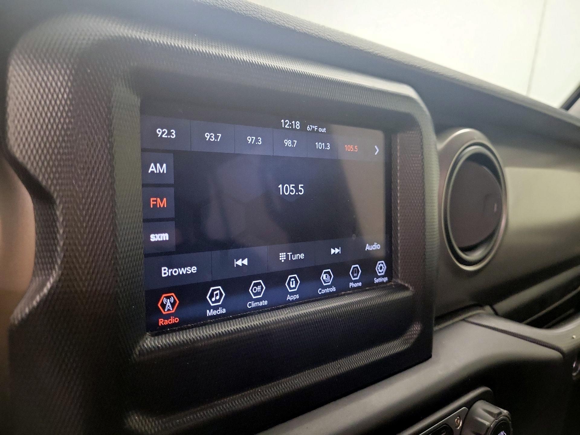 Thumbnail: 2021 Jeep Wrangler - 15