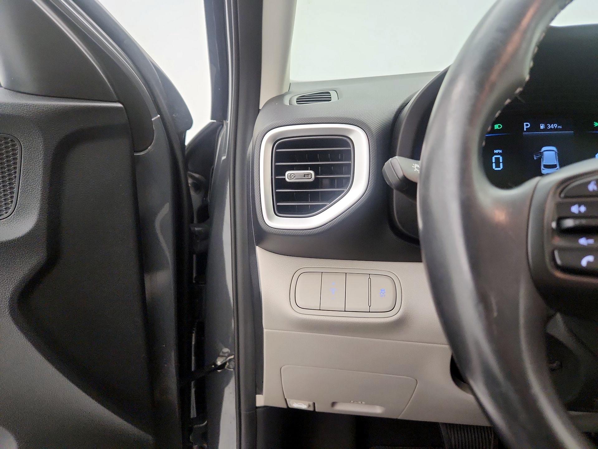 Thumbnail: 2023 Hyundai Venue - 13