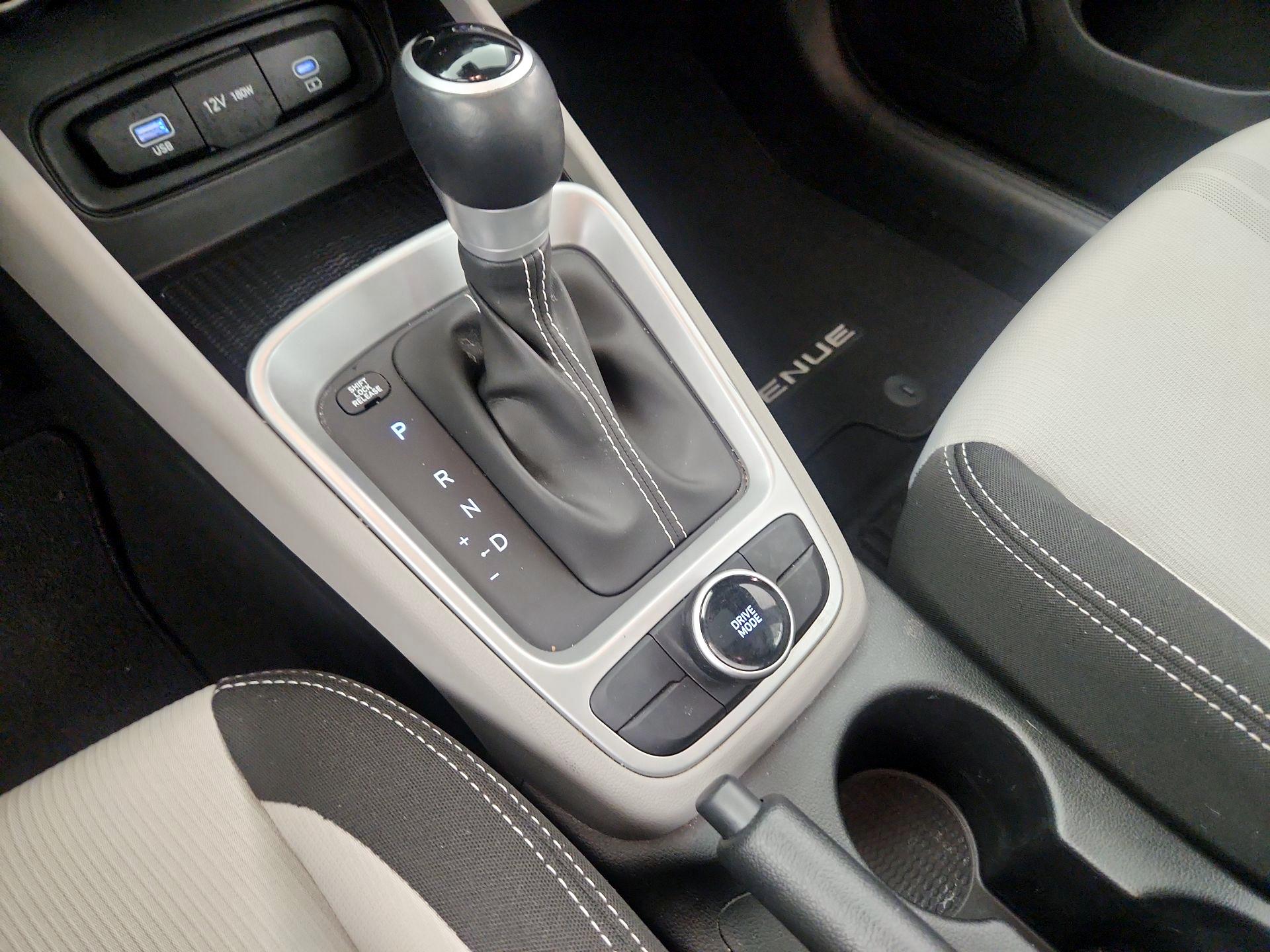 Thumbnail: 2023 Hyundai Venue - 17