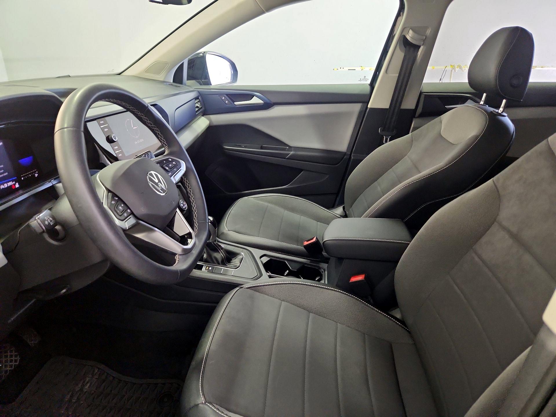 Thumbnail: 2022 Volkswagen Taos - 11