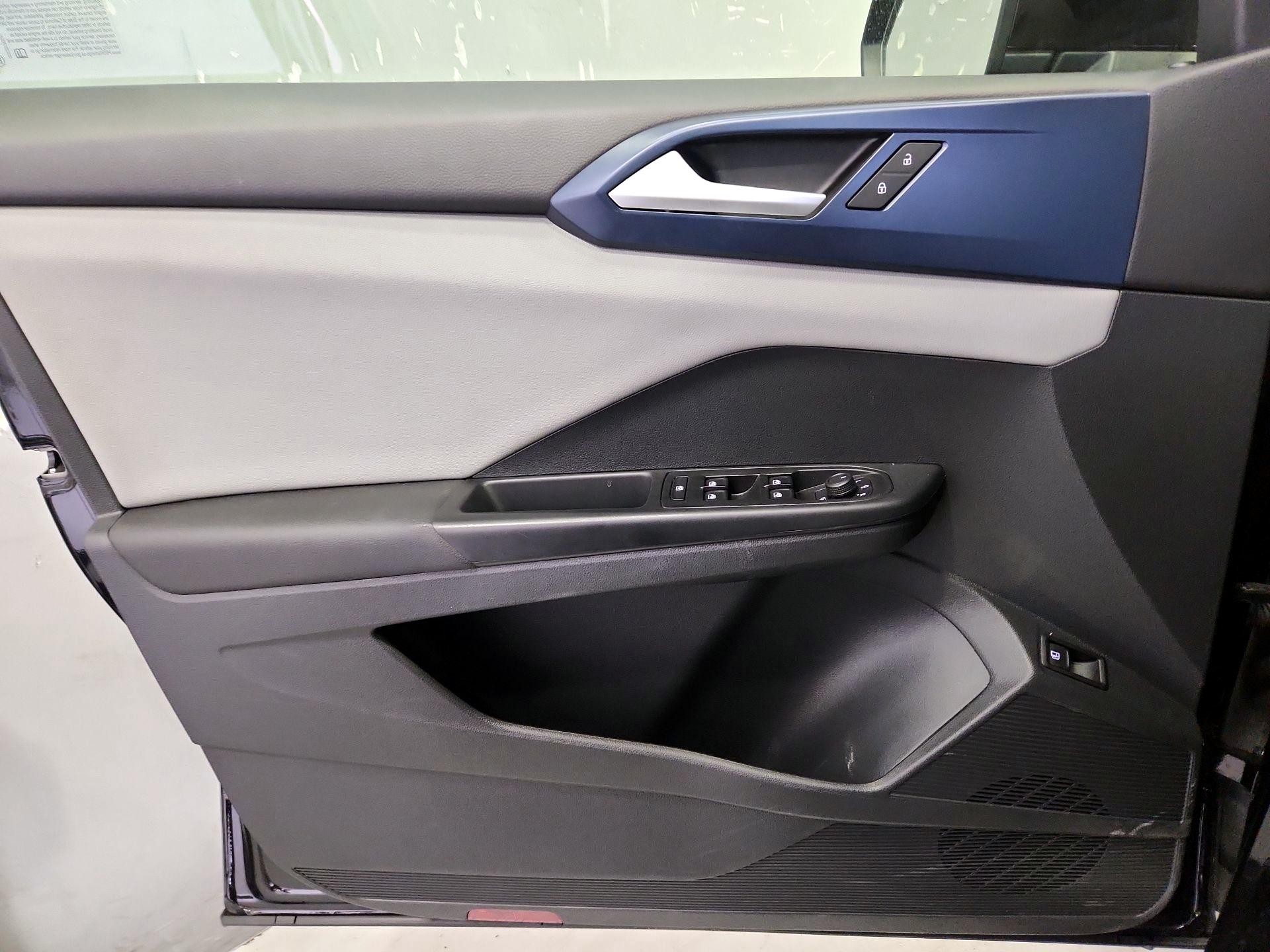 Thumbnail: 2022 Volkswagen Taos - 12