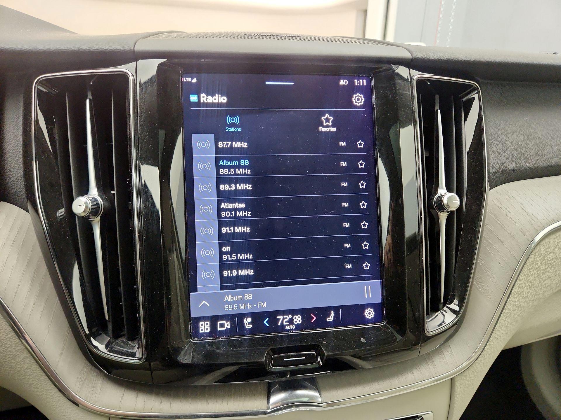 Thumbnail: 2023 Volvo XC60 - 15