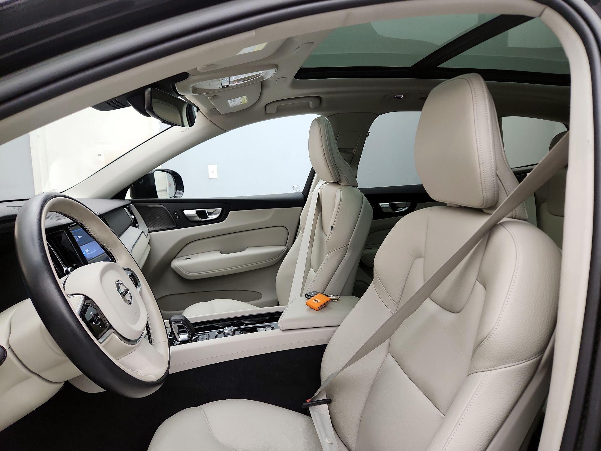 Thumbnail: 2023 Volvo XC60 - 18