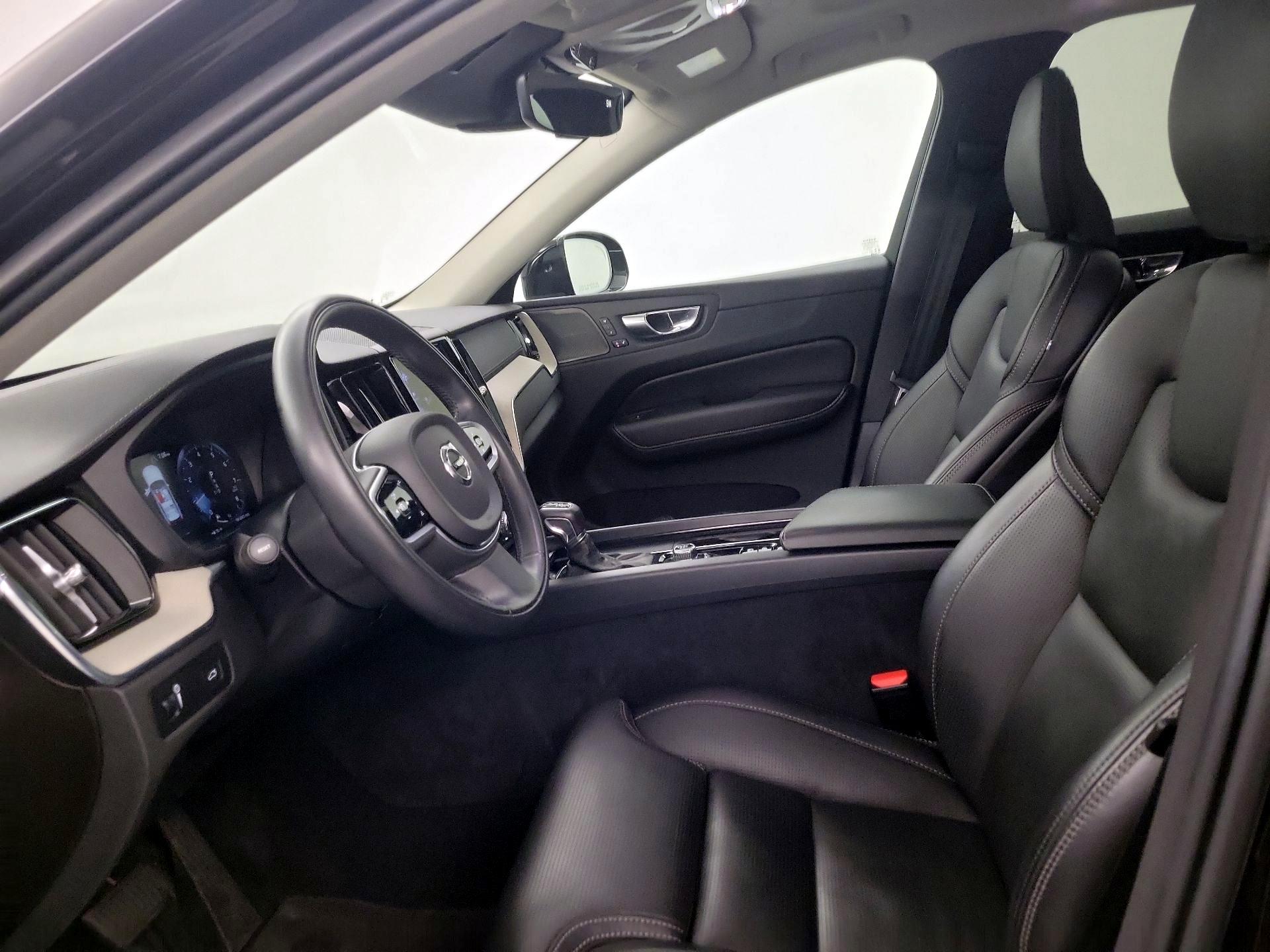 Thumbnail: 2021 Volvo XC60 - 11