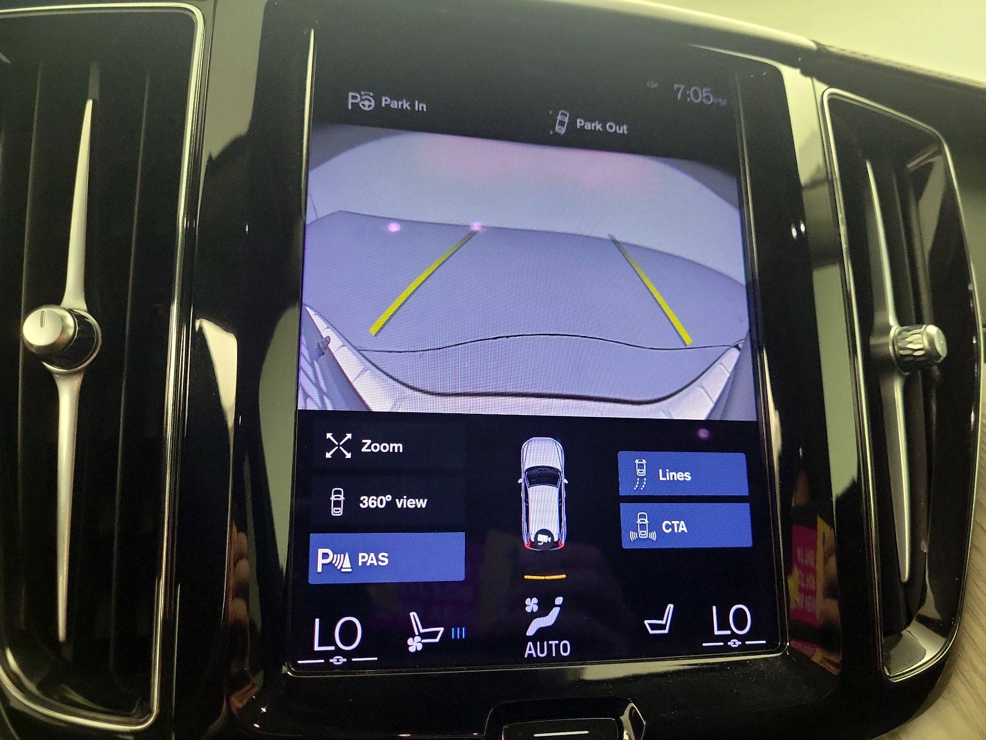Thumbnail: 2021 Volvo XC60 - 15