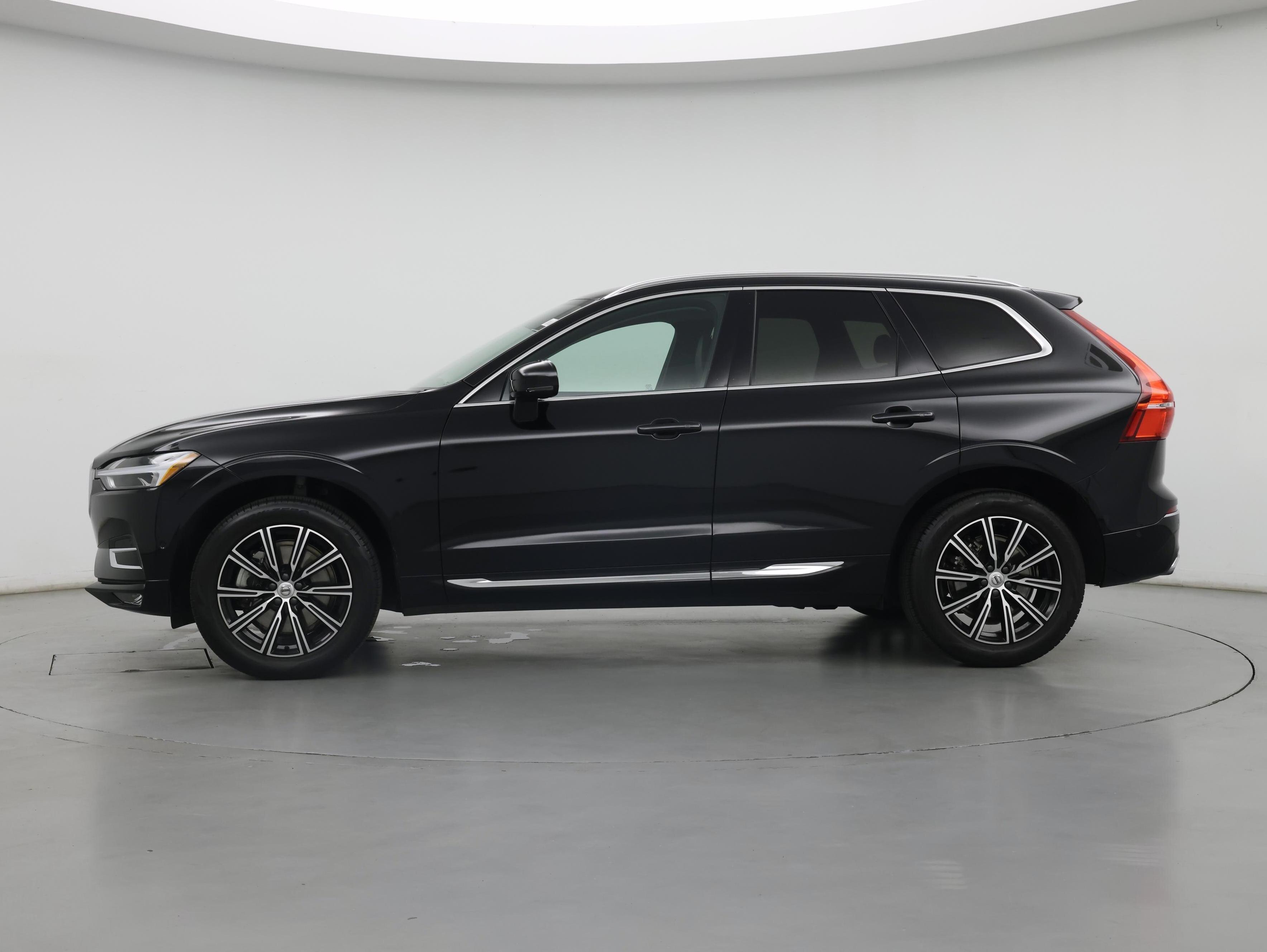 Thumbnail: 2021 Volvo XC60 - 3