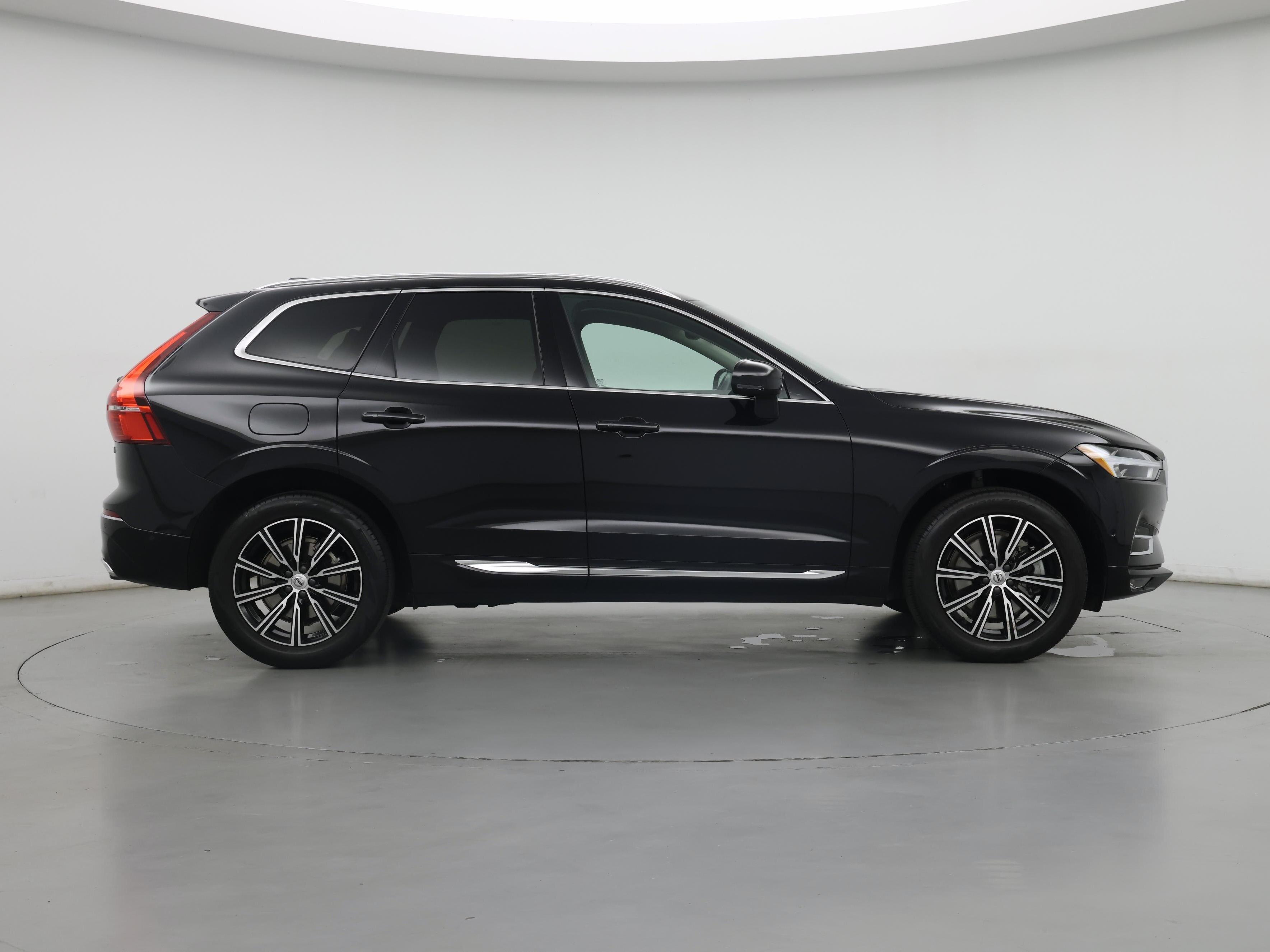 Thumbnail: 2021 Volvo XC60 - 7