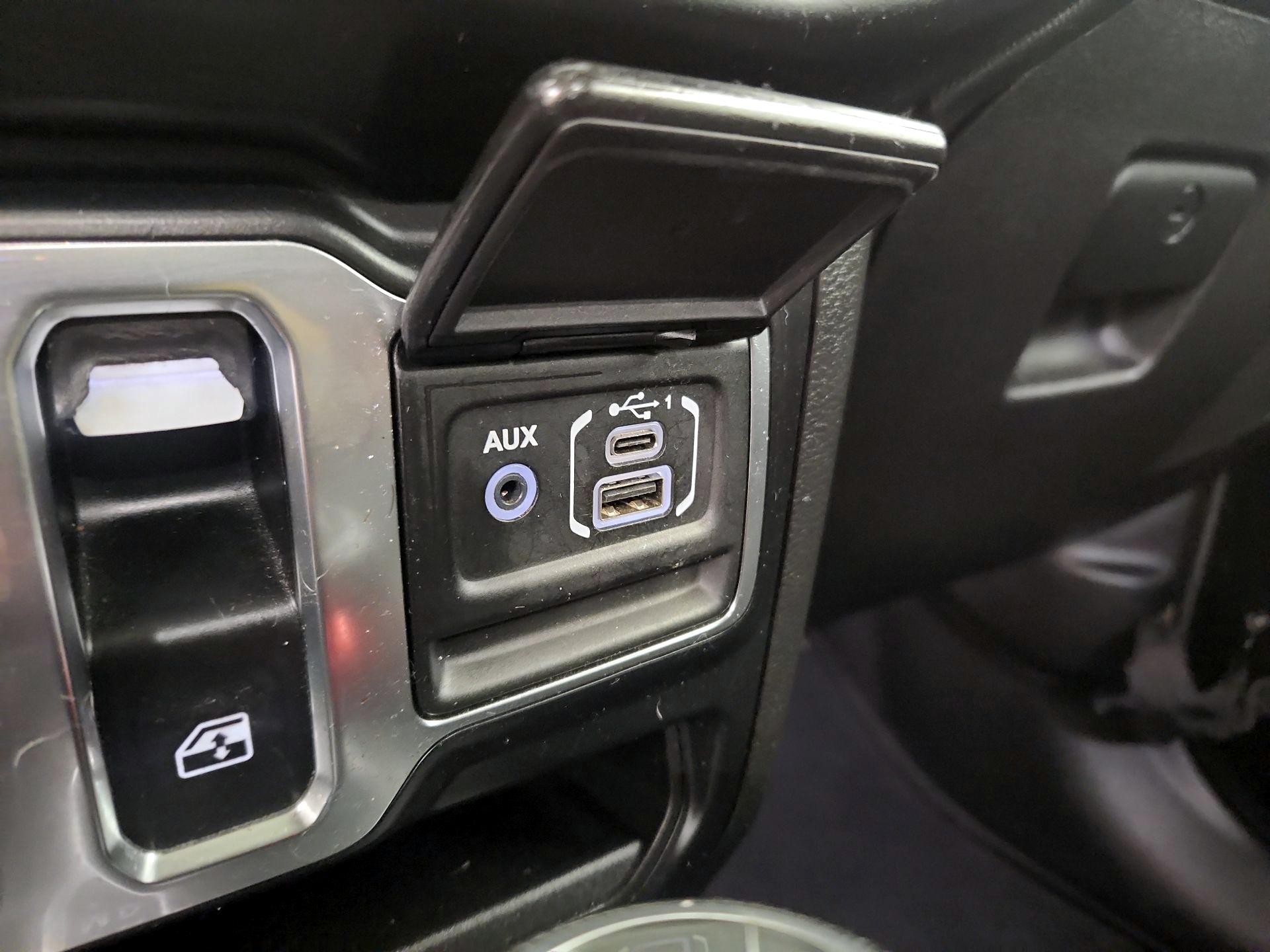 Thumbnail: 2021 Jeep Wrangler - 18