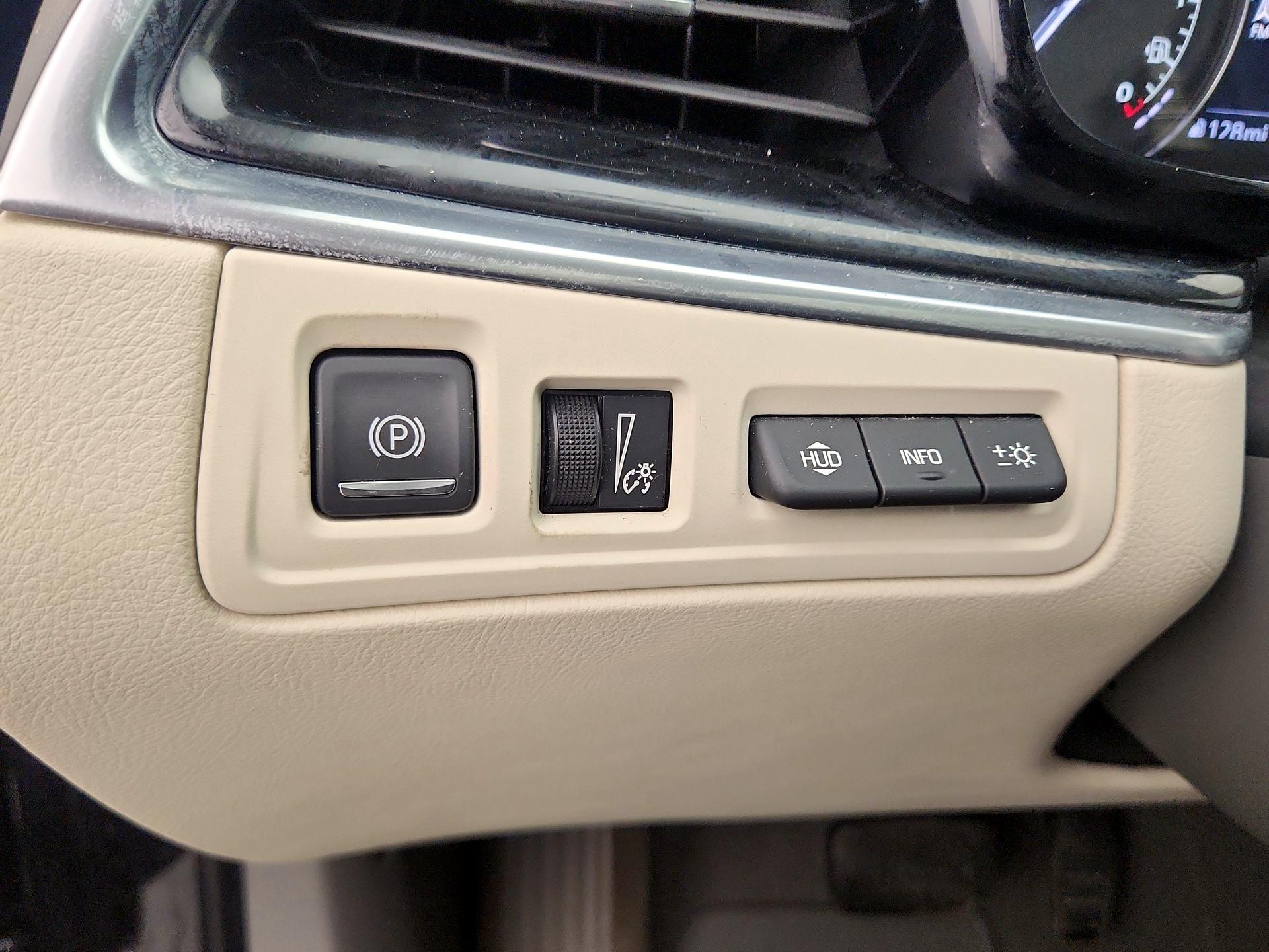 Thumbnail: 2021 Cadillac XT6 - 13