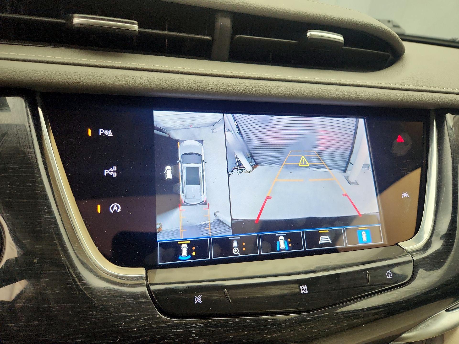 Thumbnail: 2021 Cadillac XT6 - 14