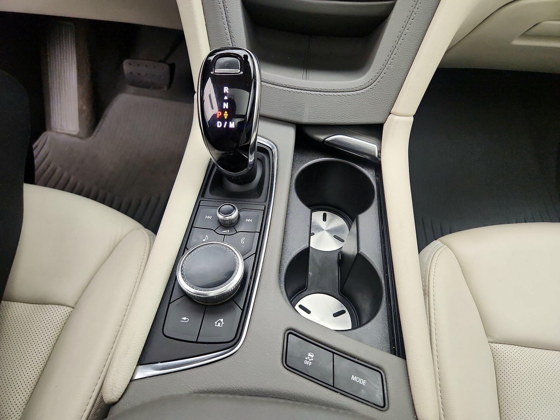 Thumbnail: 2021 Cadillac XT6 - 17