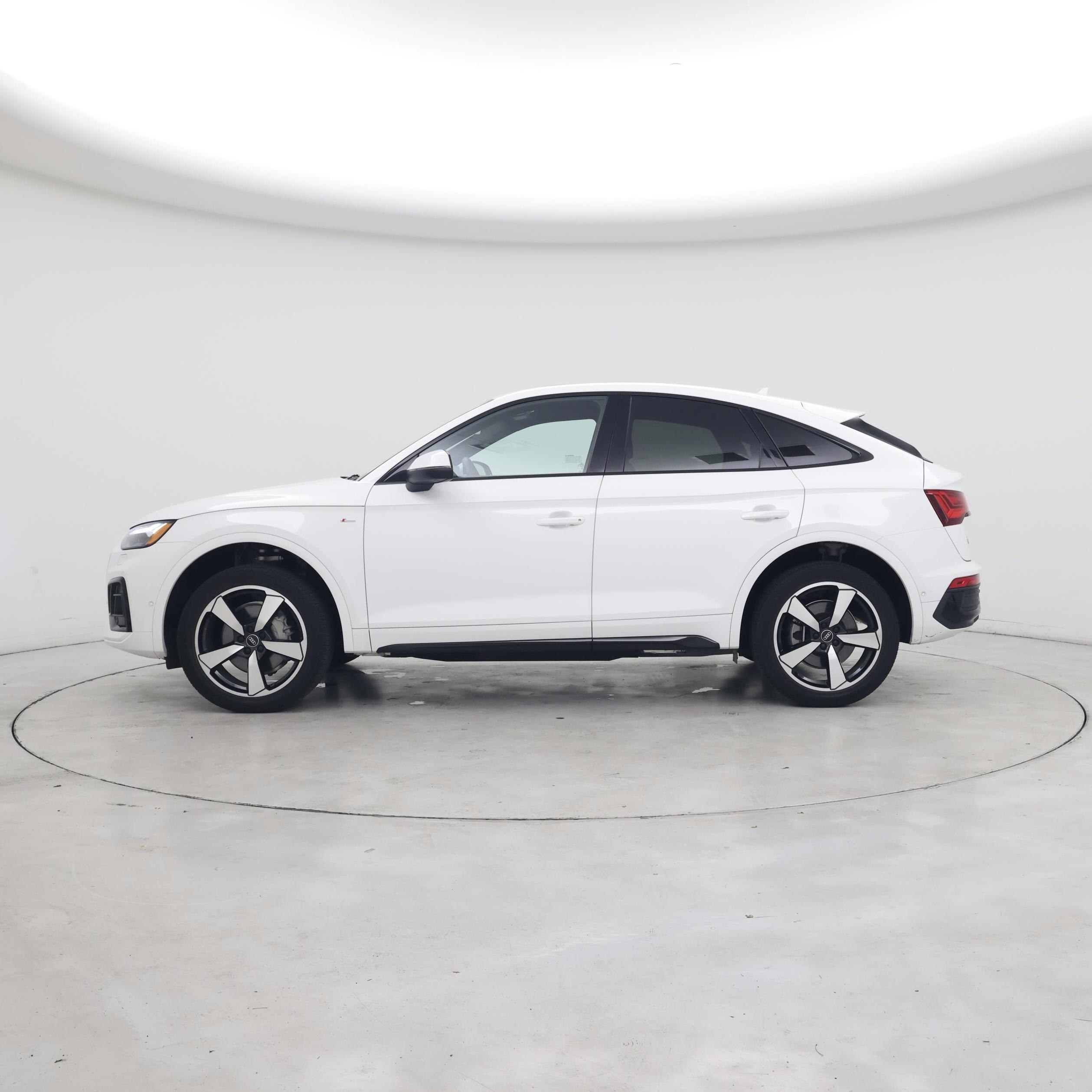 Thumbnail: 2023 Audi Q5 - 3