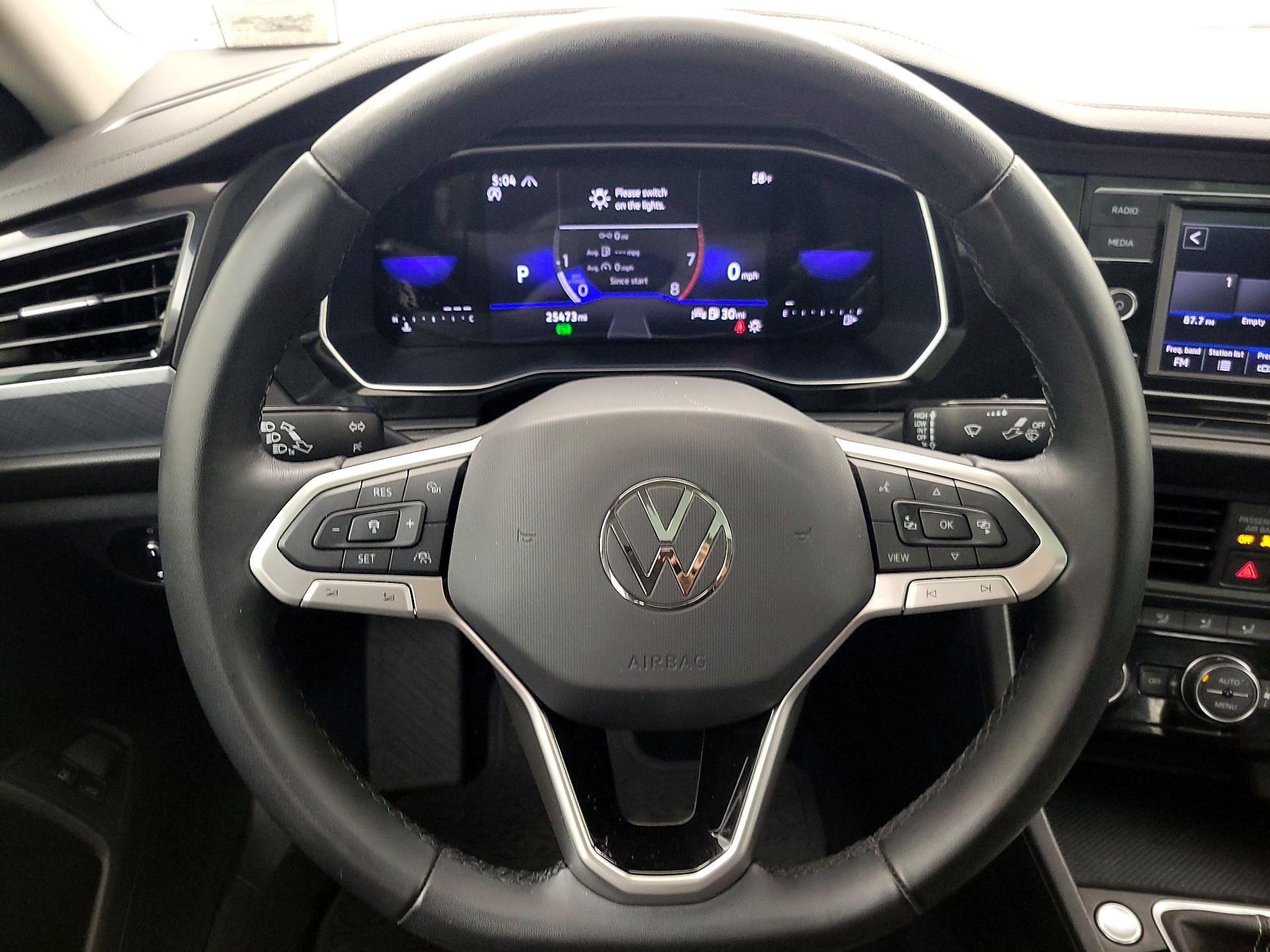 Thumbnail: 2023 Volkswagen Jetta - 10