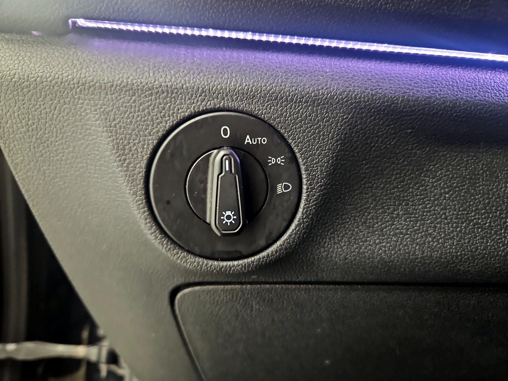 Thumbnail: 2019 Volkswagen Jetta - 13