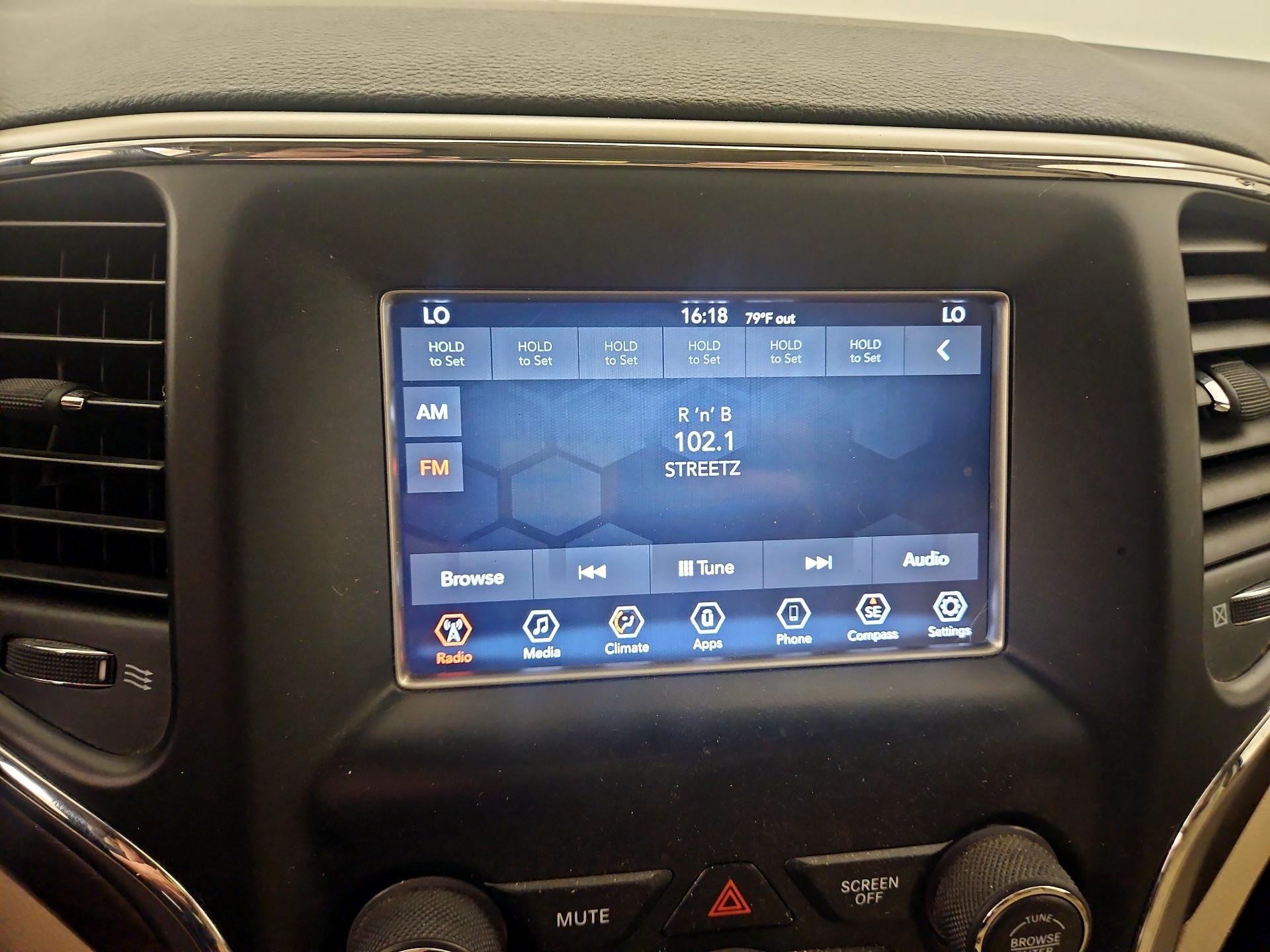 Thumbnail: 2018 Jeep Grand Cherokee - 15