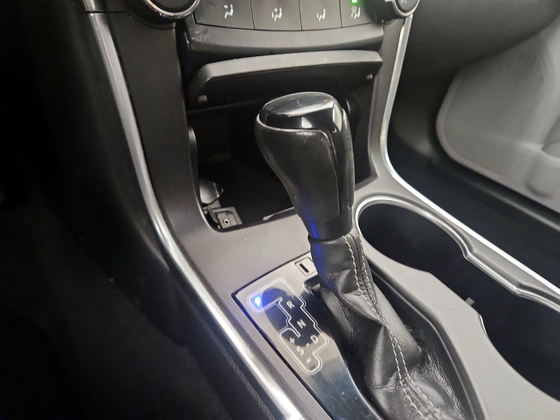 Thumbnail: 2015 Toyota Camry - 16