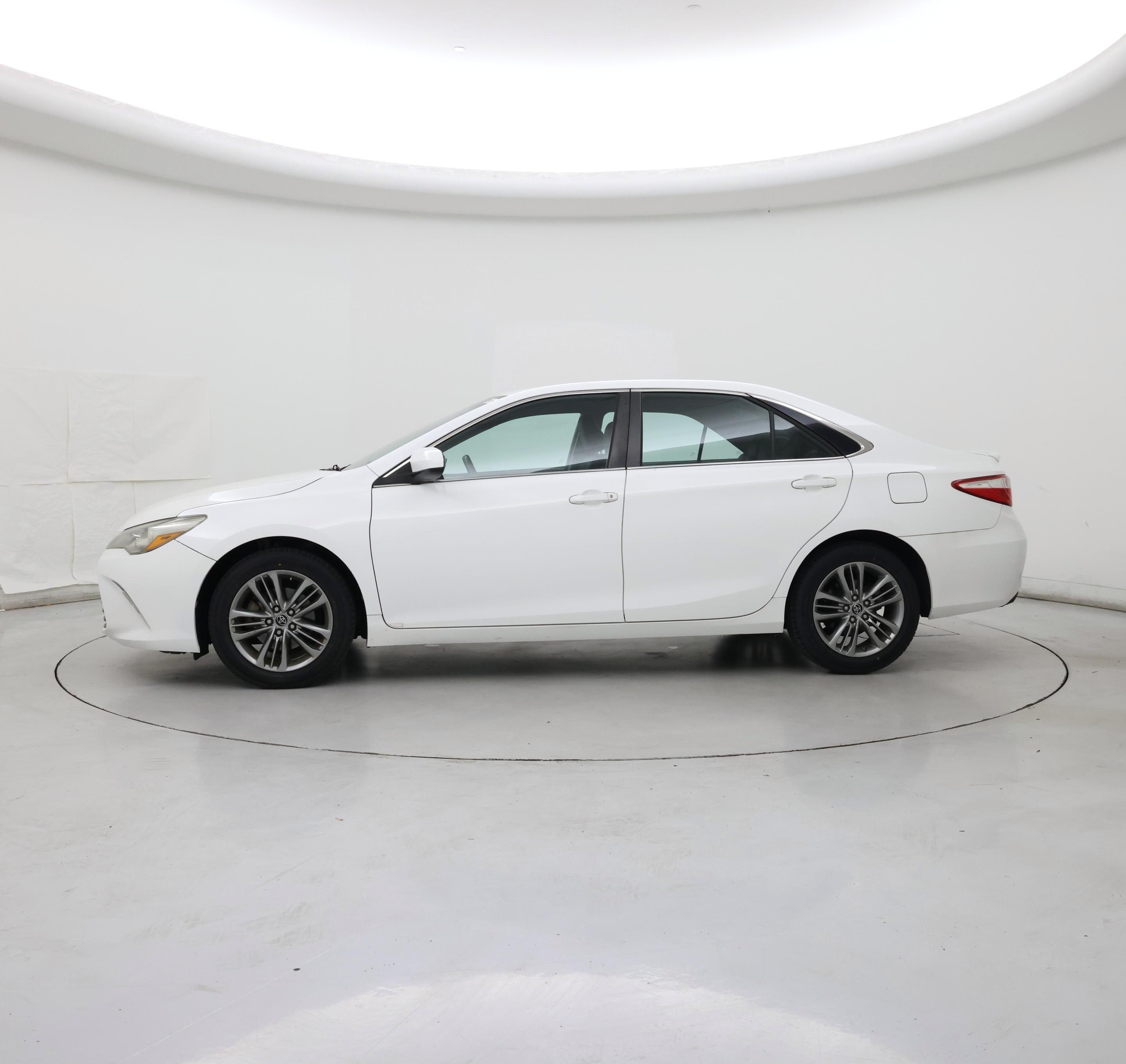 Thumbnail: 2015 Toyota Camry - 3