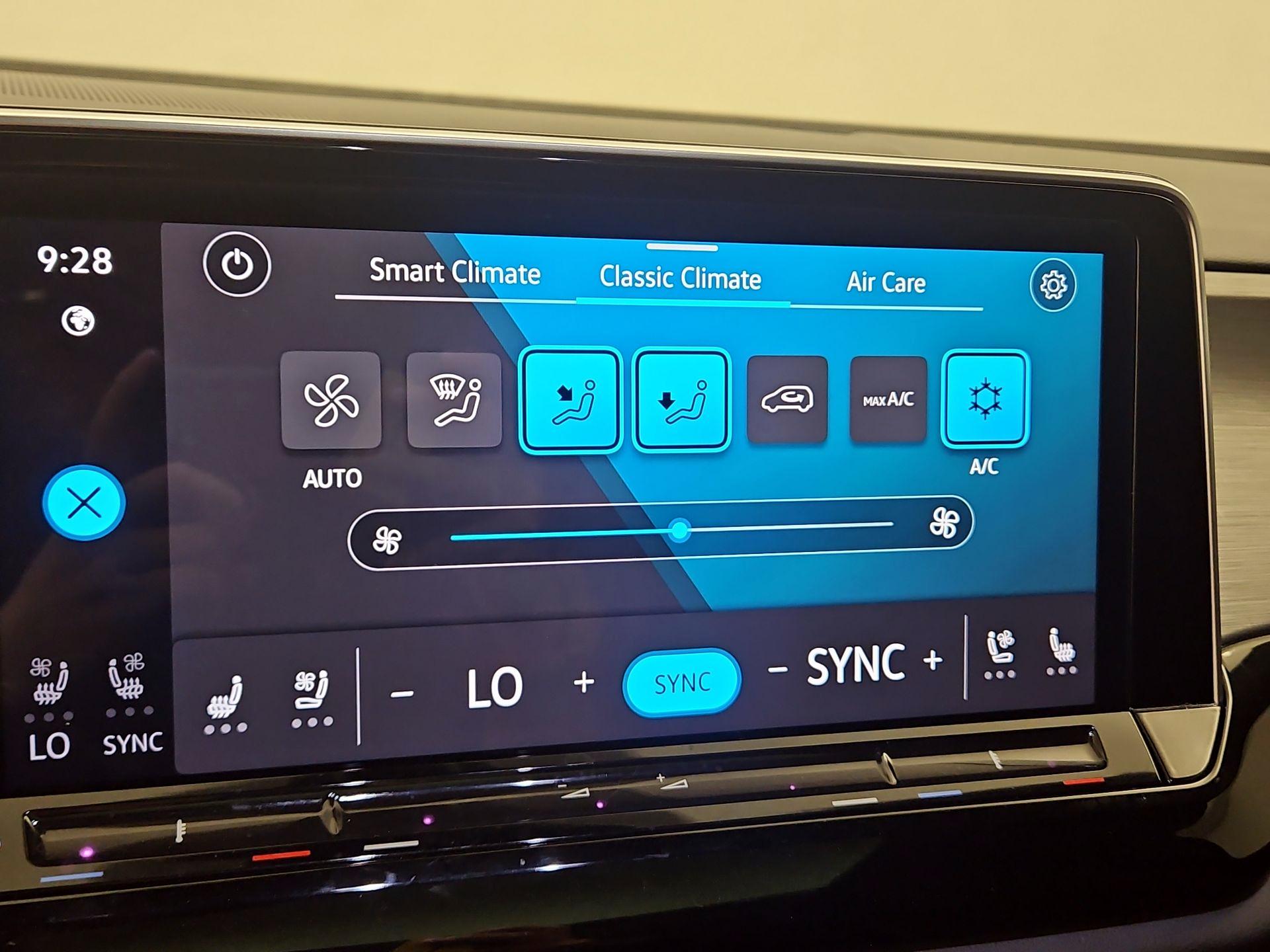 Thumbnail: 2024 Volkswagen Atlas - 16