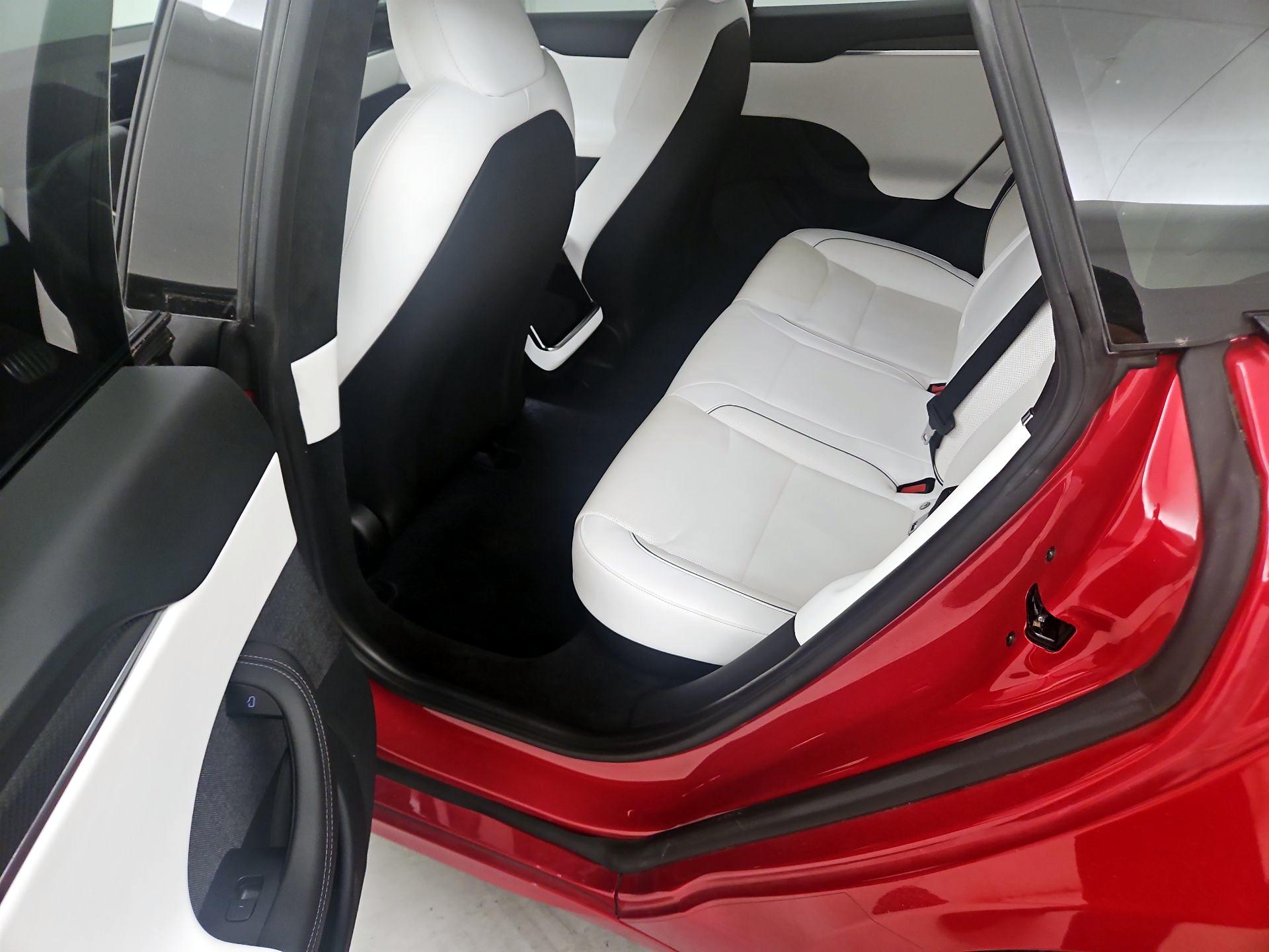 Thumbnail: 2022 Tesla Model S - 16
