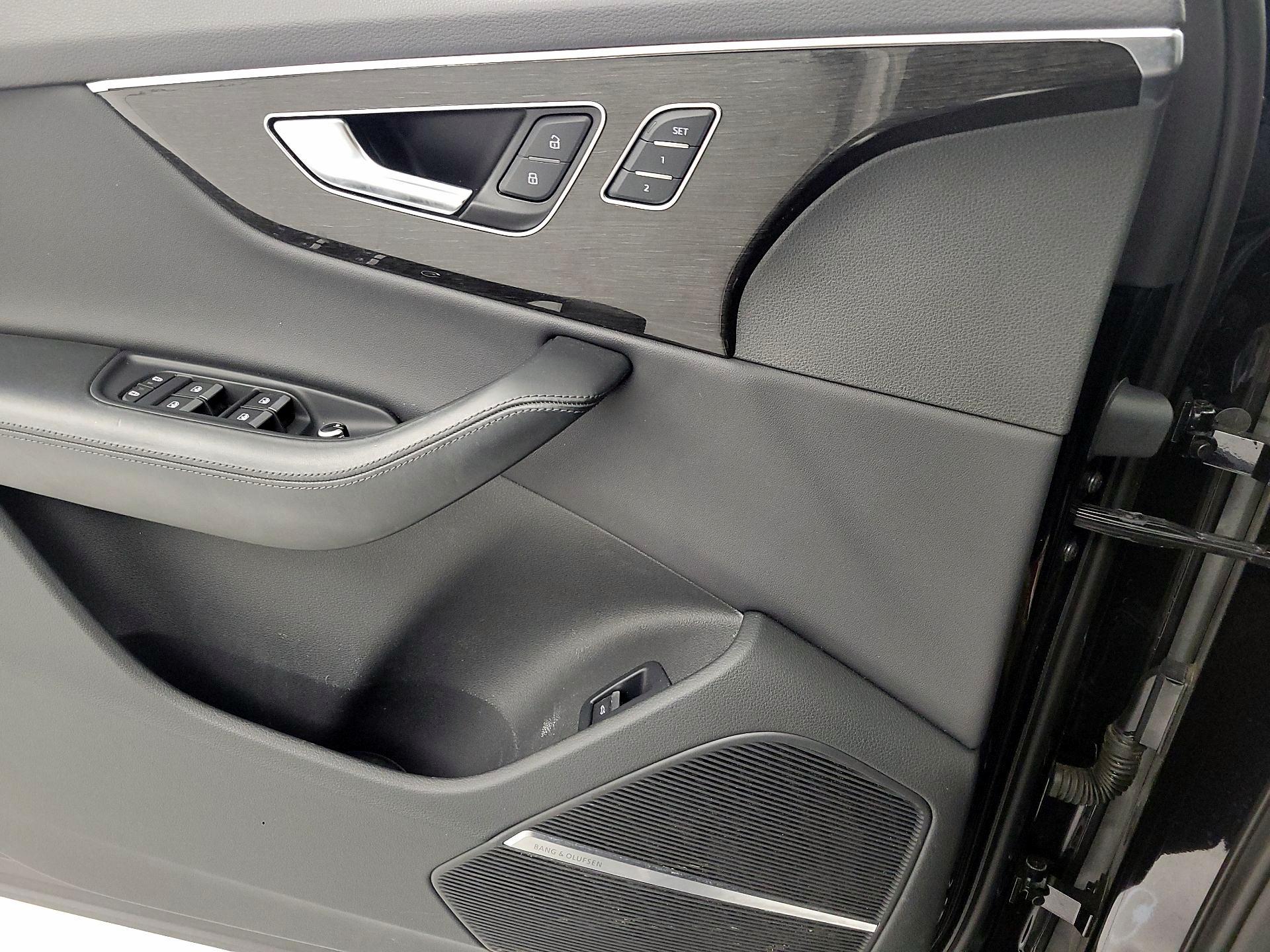 Thumbnail: 2021 Audi Q7 - 12