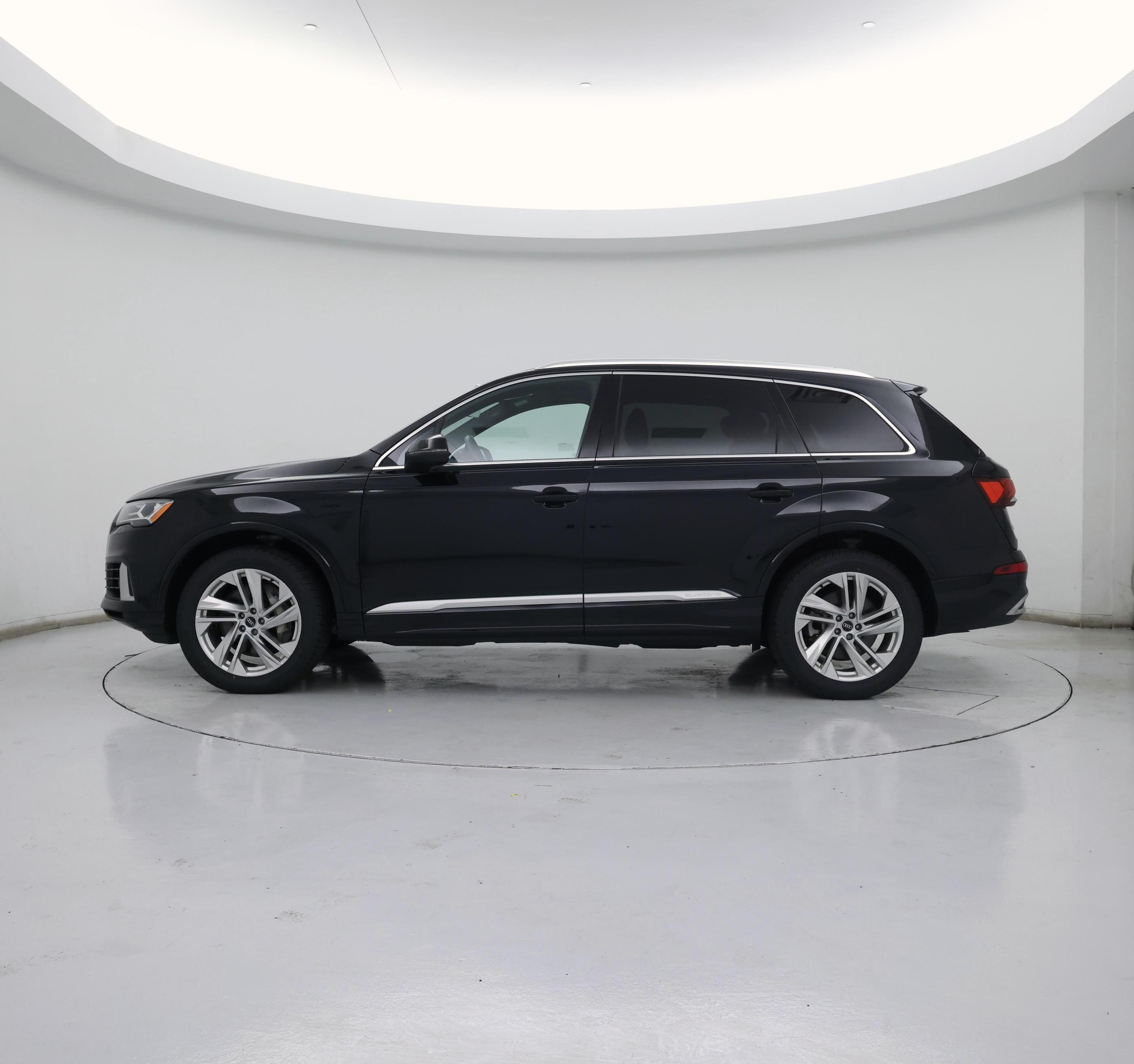 Thumbnail: 2021 Audi Q7 - 3