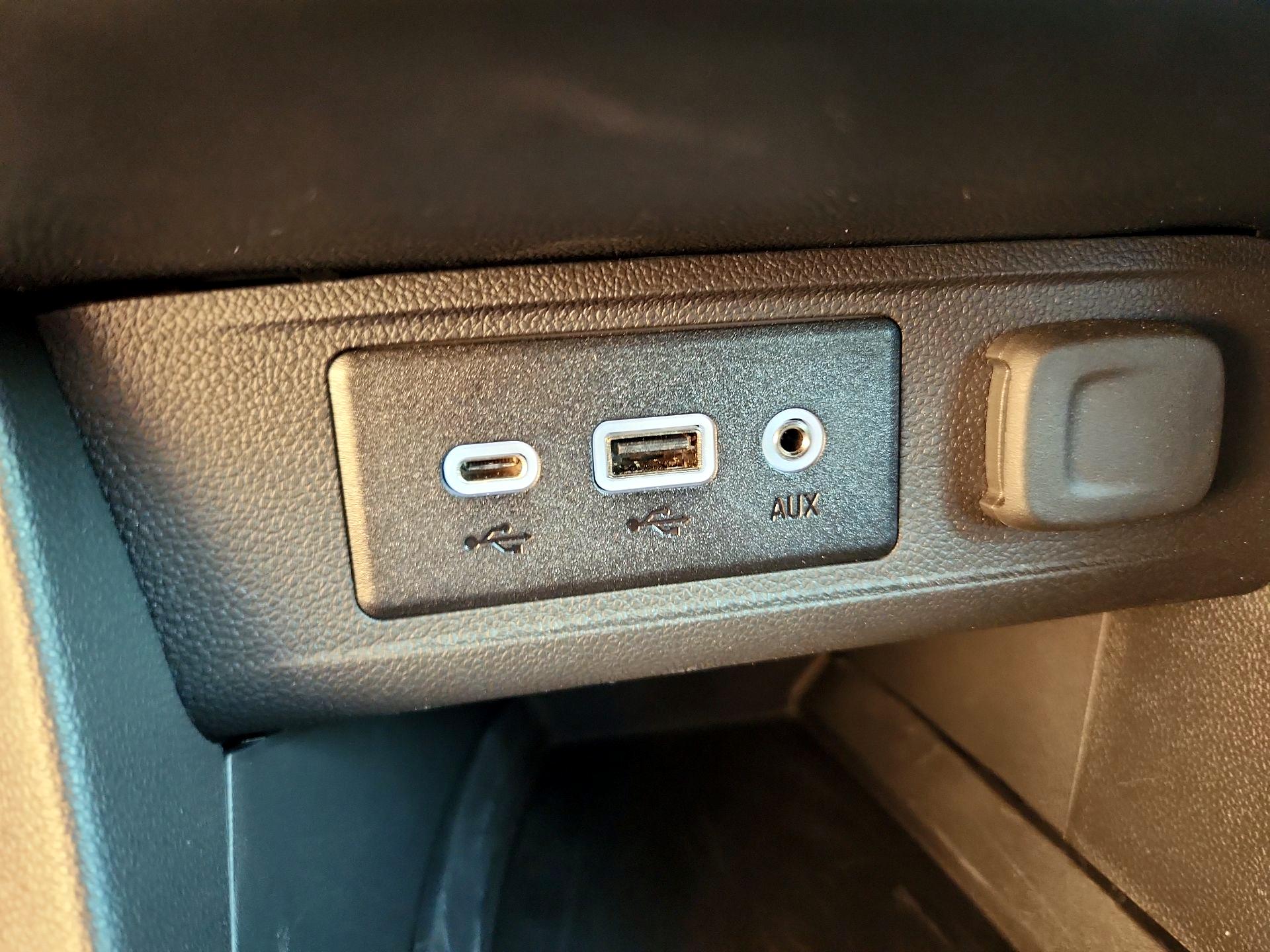 Thumbnail: 2023 Buick Encore GX - 19