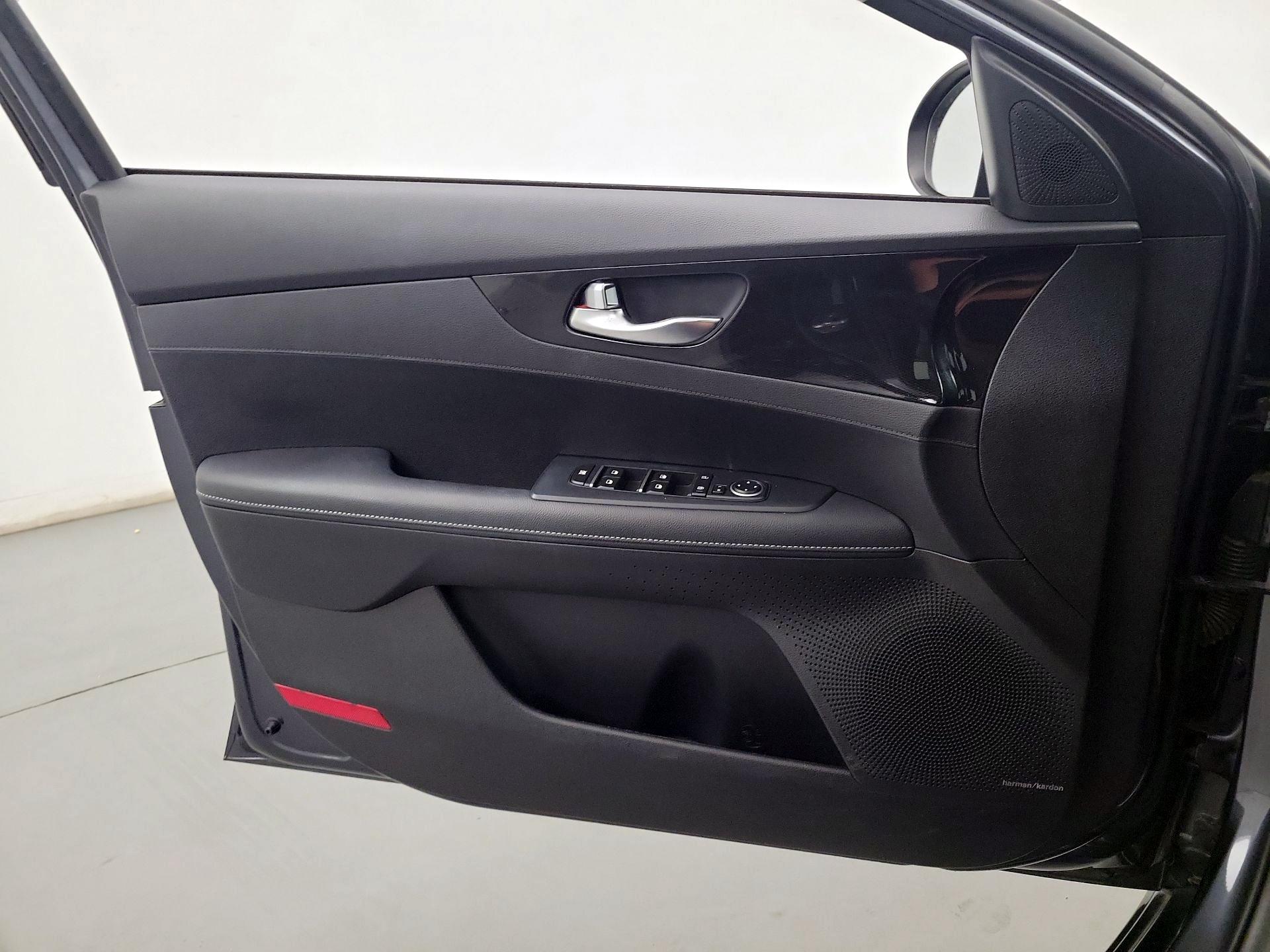 Thumbnail: 2021 Kia Forte - 12