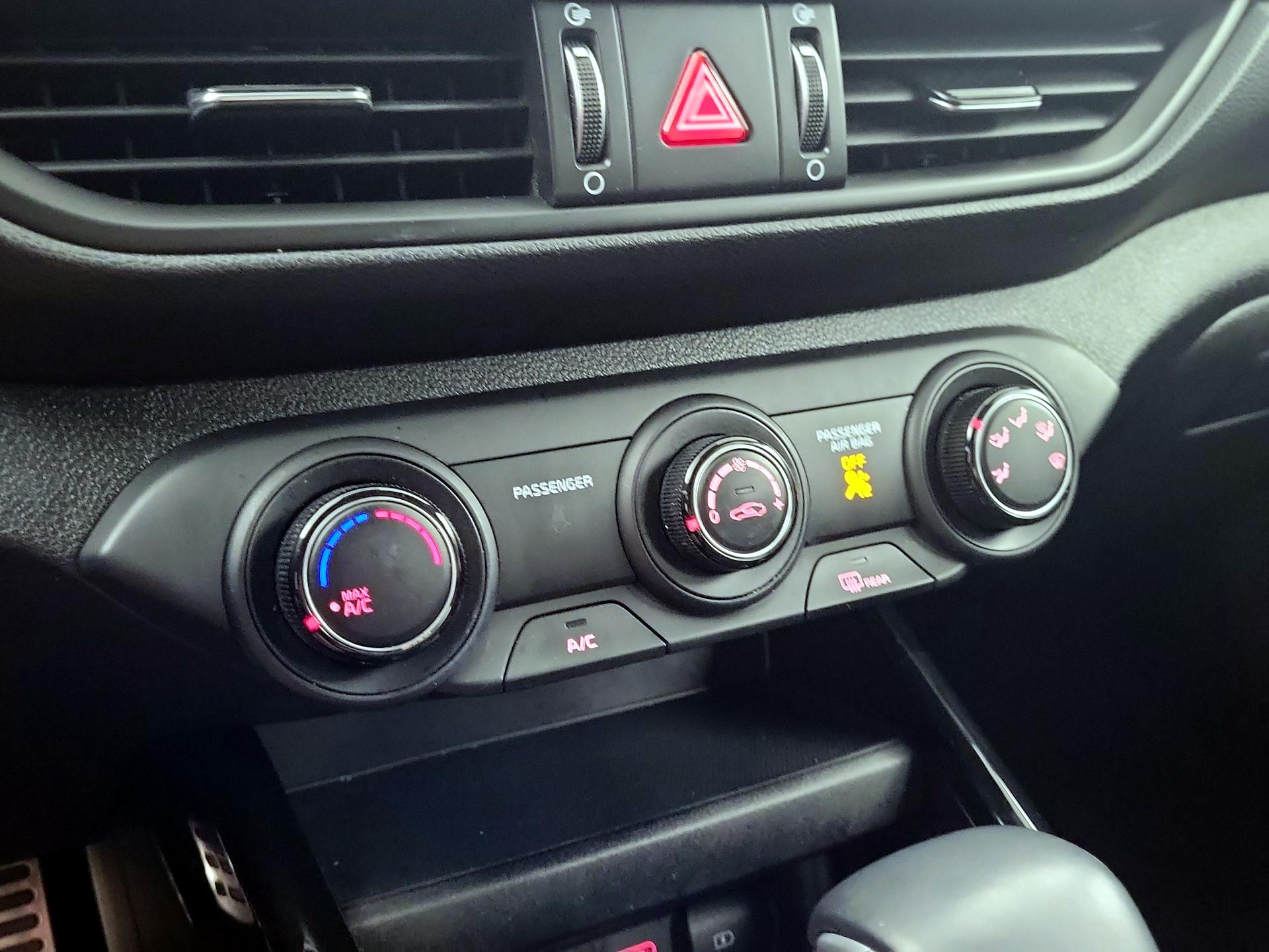 Thumbnail: 2021 Kia Forte - 16