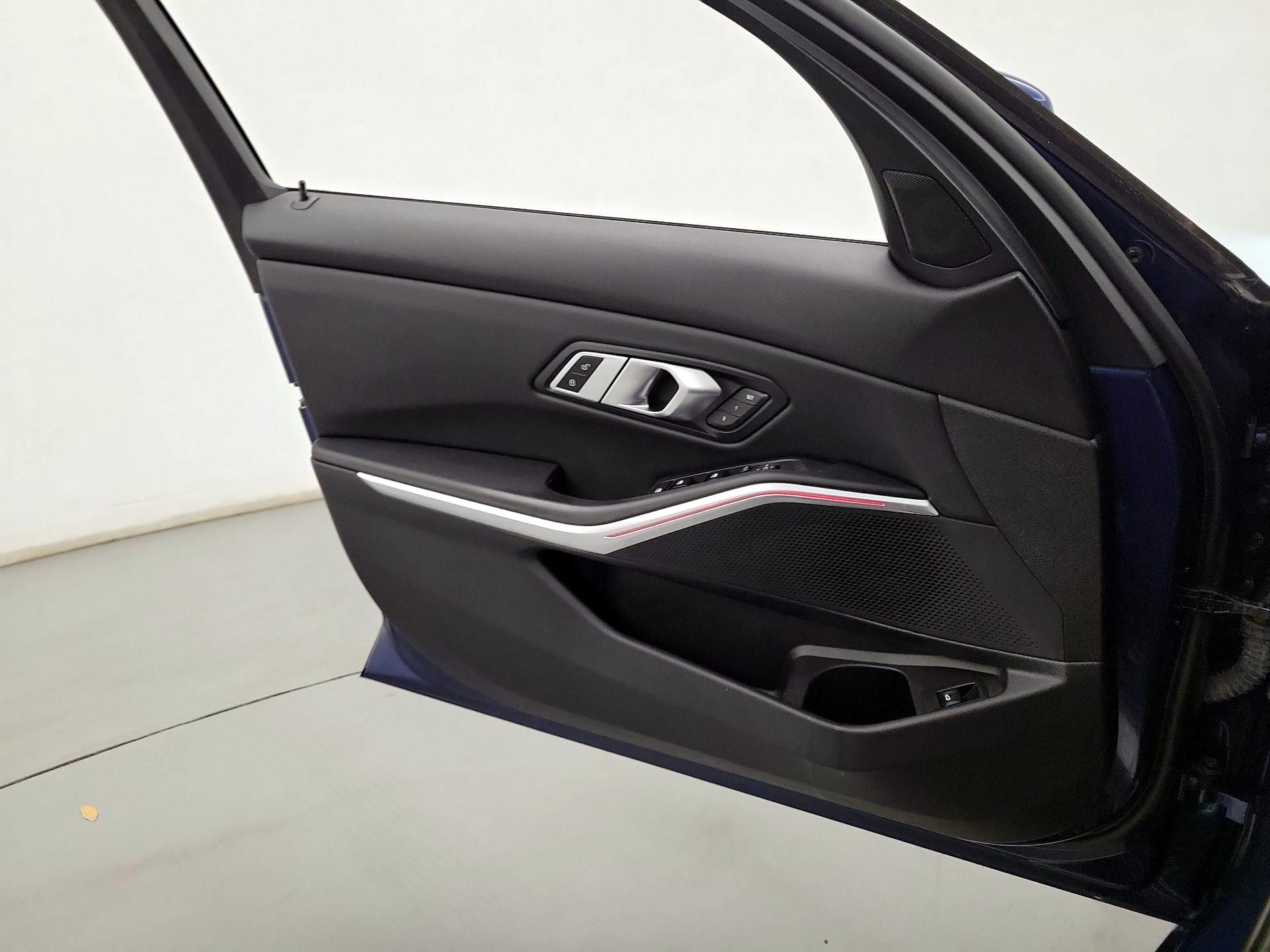 Thumbnail: 2022 BMW 3 Series - 12