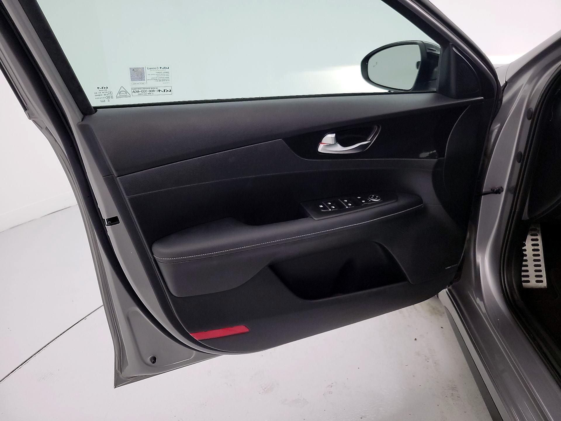 Thumbnail: 2023 Kia Forte - 12