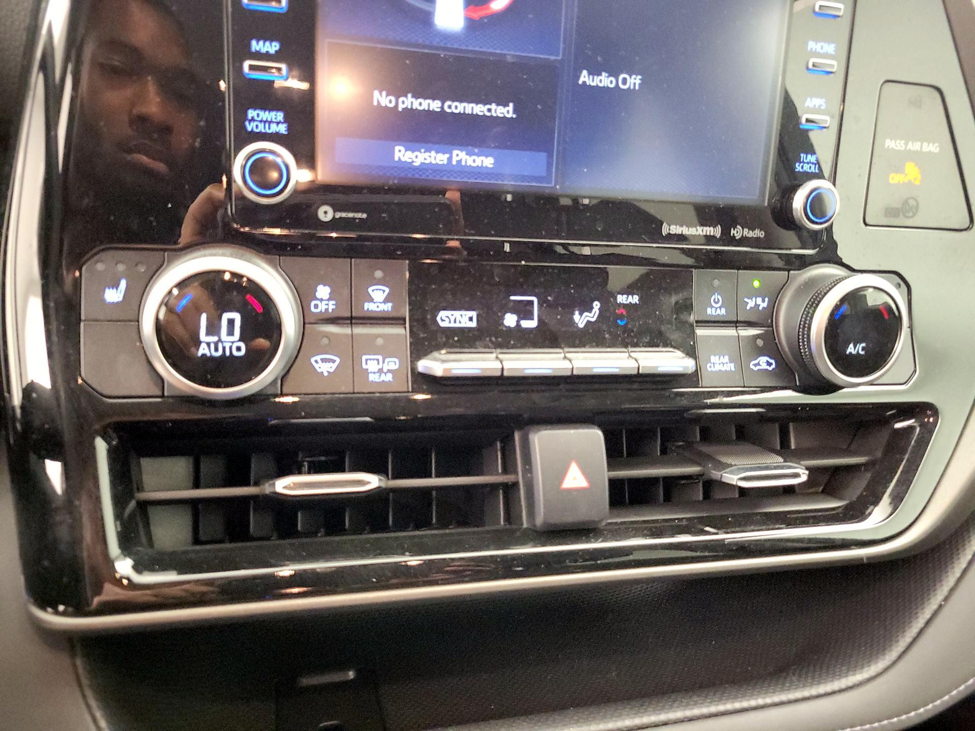 Thumbnail: 2021 Toyota Highlander - 15