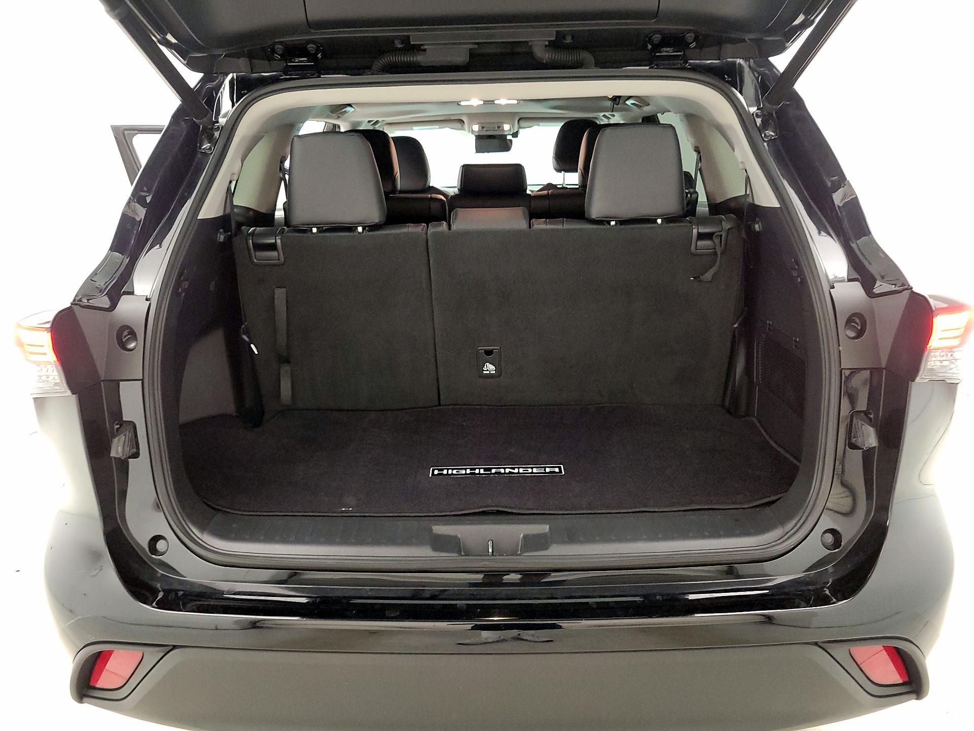 Thumbnail: 2021 Toyota Highlander - 19