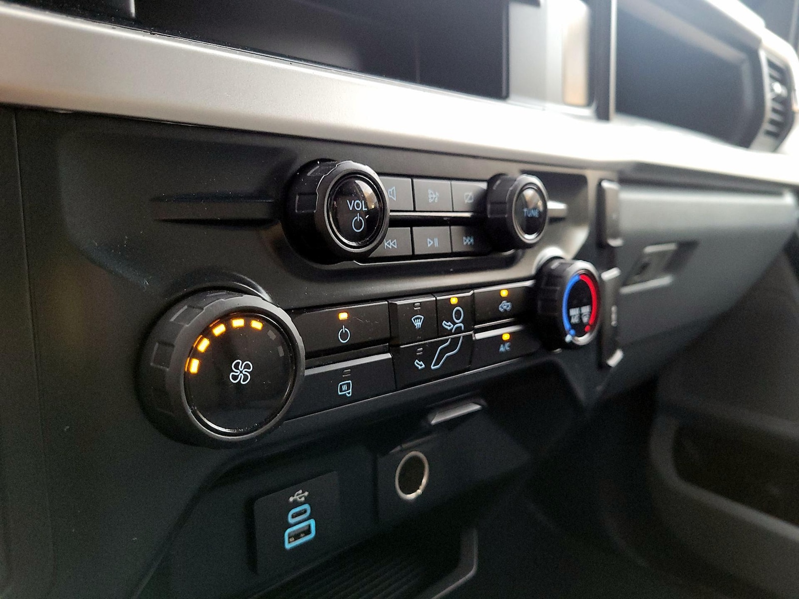 2023 Ford F-350 Super Duty XL - Photo 16