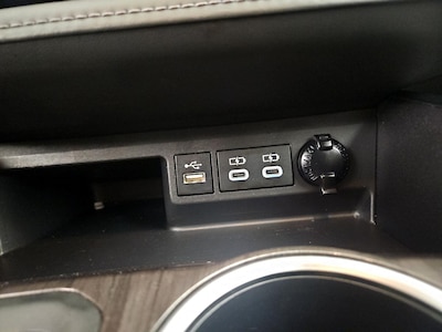 USB/AUX Ports
