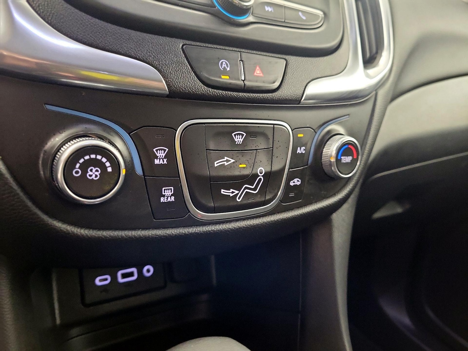 2022 Chevrolet Equinox LT - Photo 17