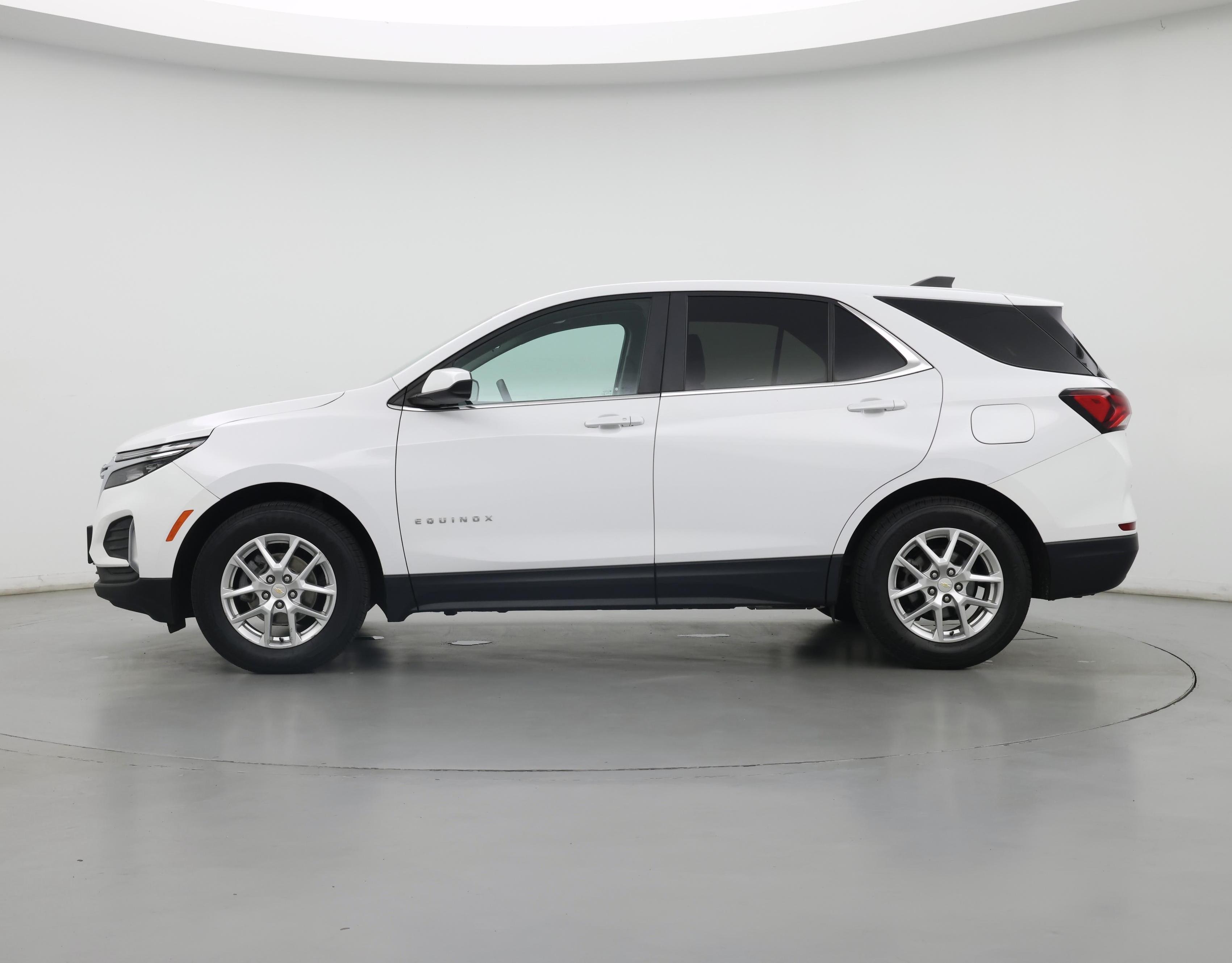 Thumbnail: 2022 Chevrolet Equinox - 3