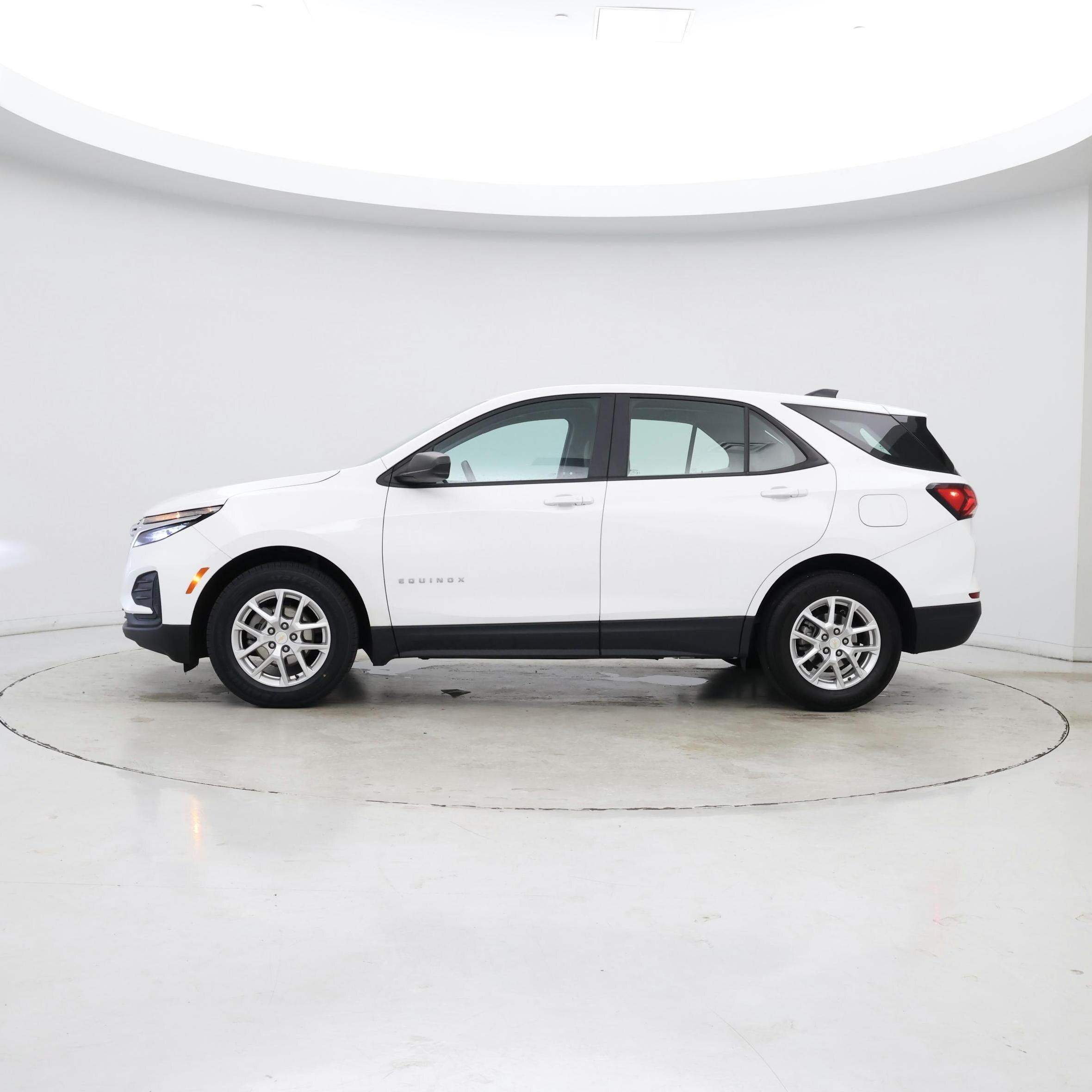 Thumbnail: 2023 Chevrolet Equinox - 3