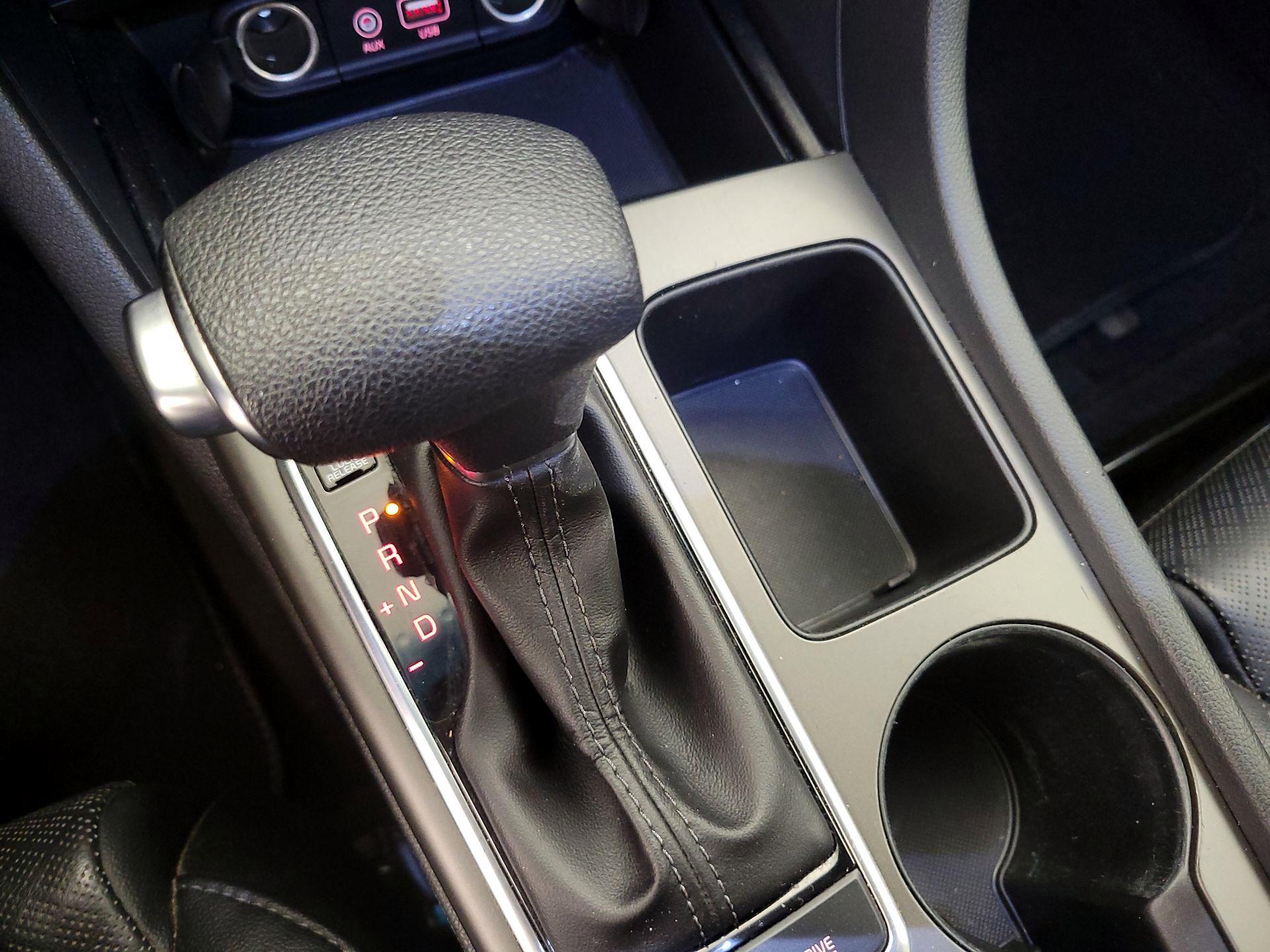 Thumbnail: 2020 Kia Optima - 16