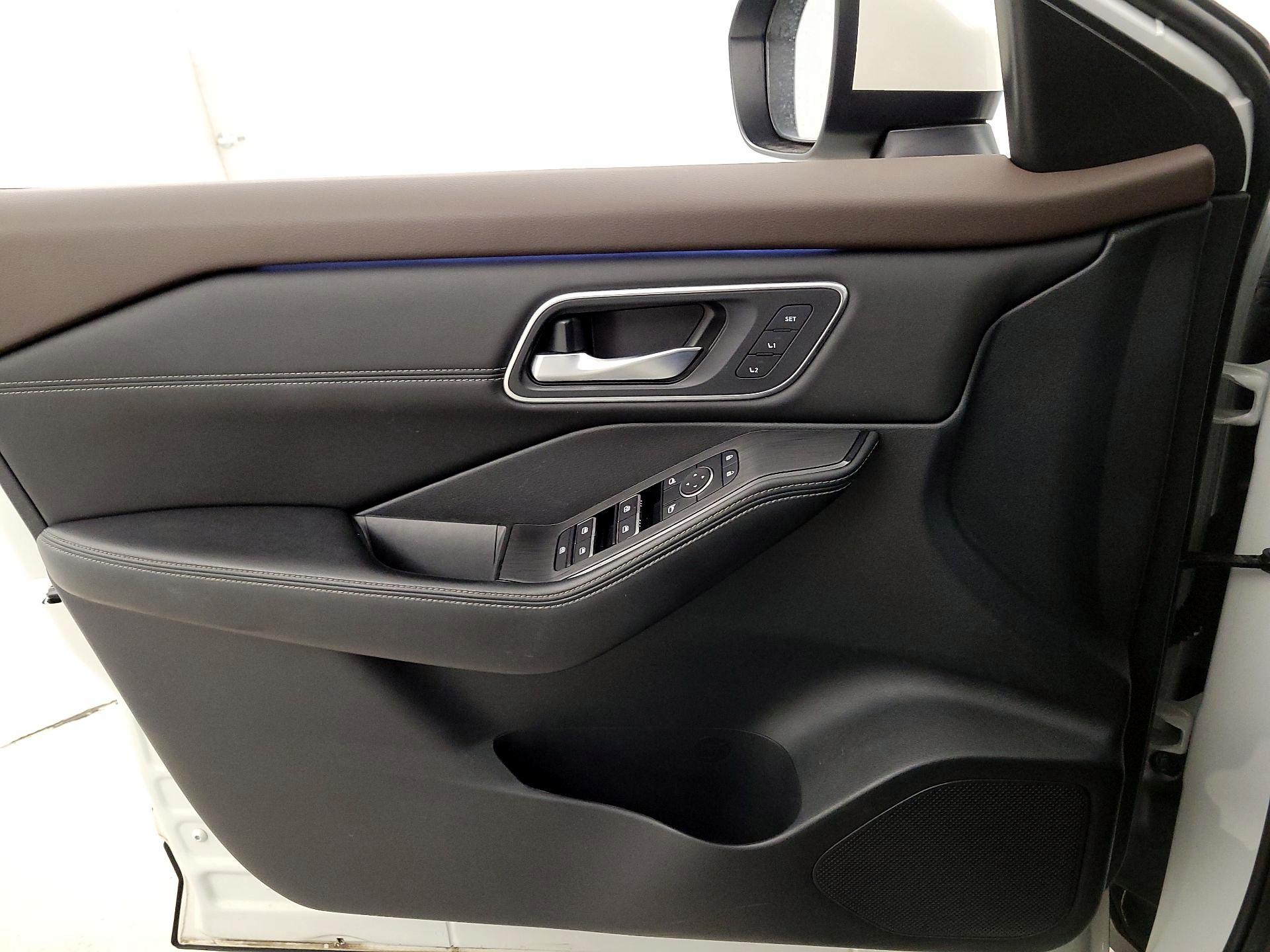 Thumbnail: 2023 Nissan Rogue - 12