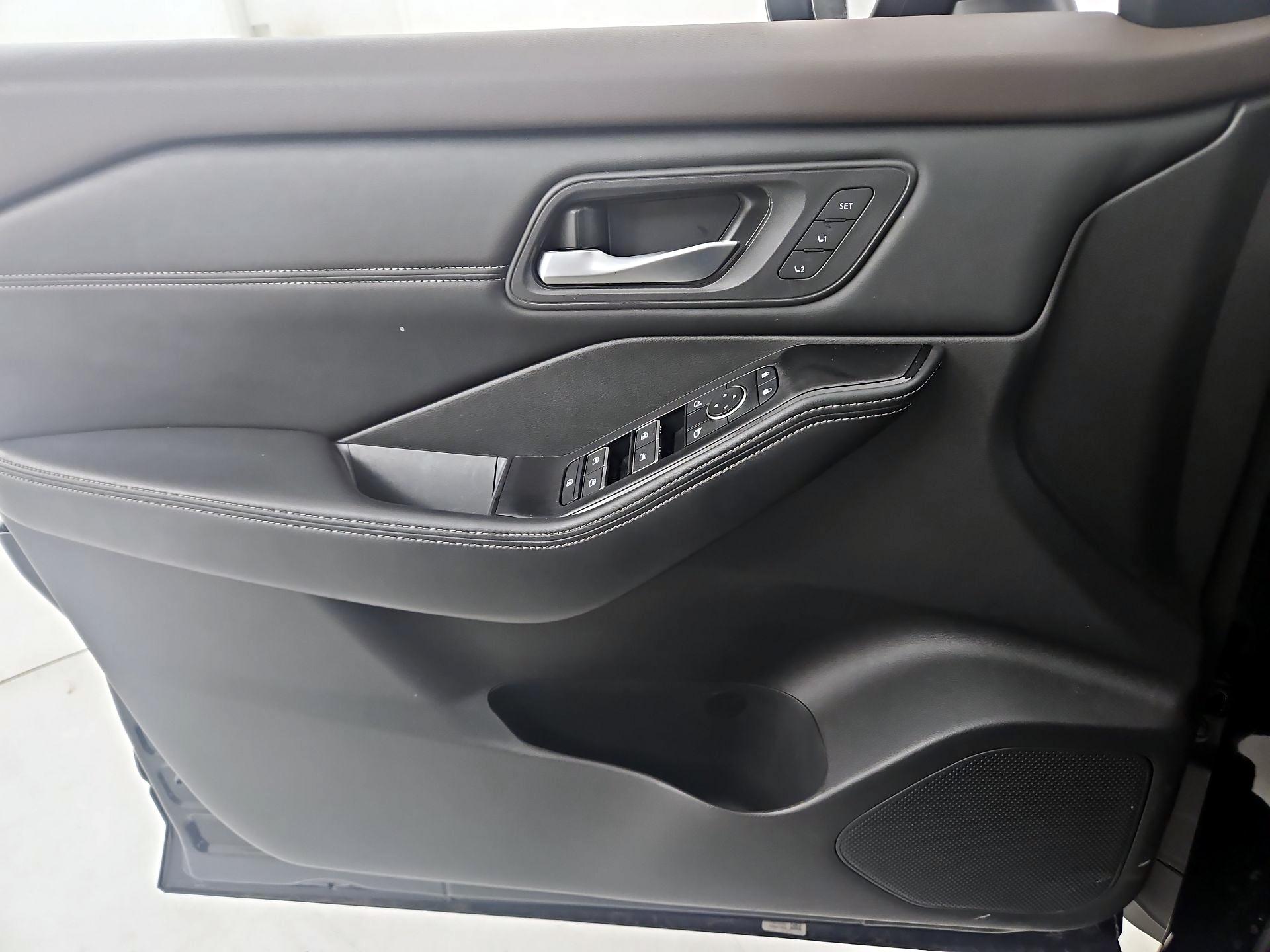 Thumbnail: 2023 Nissan Rogue - 12