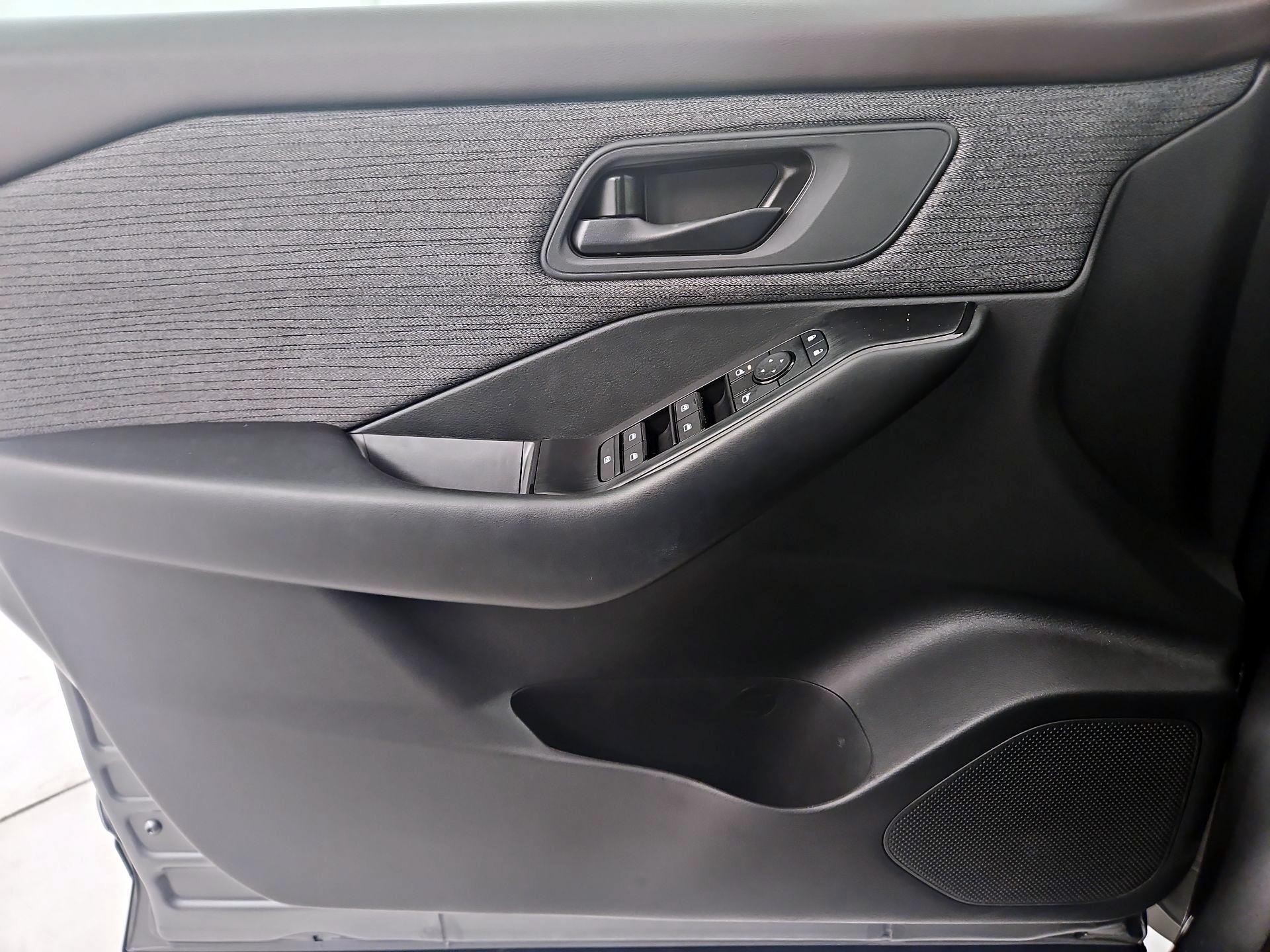 Thumbnail: 2023 Nissan Rogue - 12