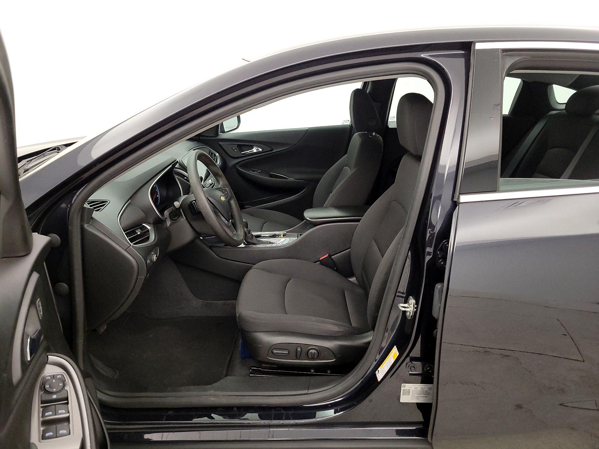 Thumbnail: 2022 Chevrolet Malibu - 11