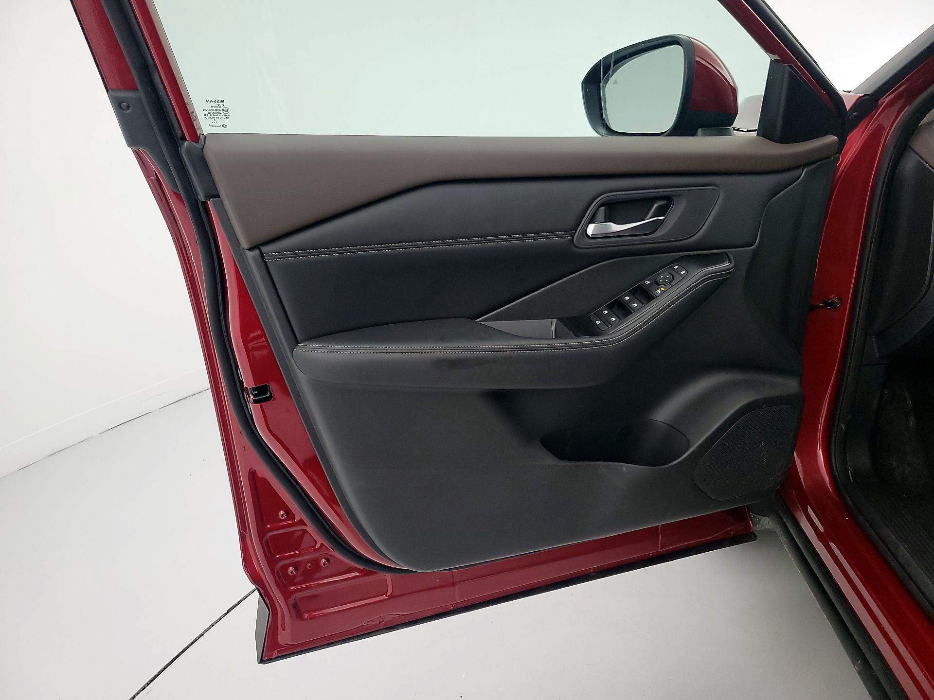 Thumbnail: 2023 Nissan Rogue - 12