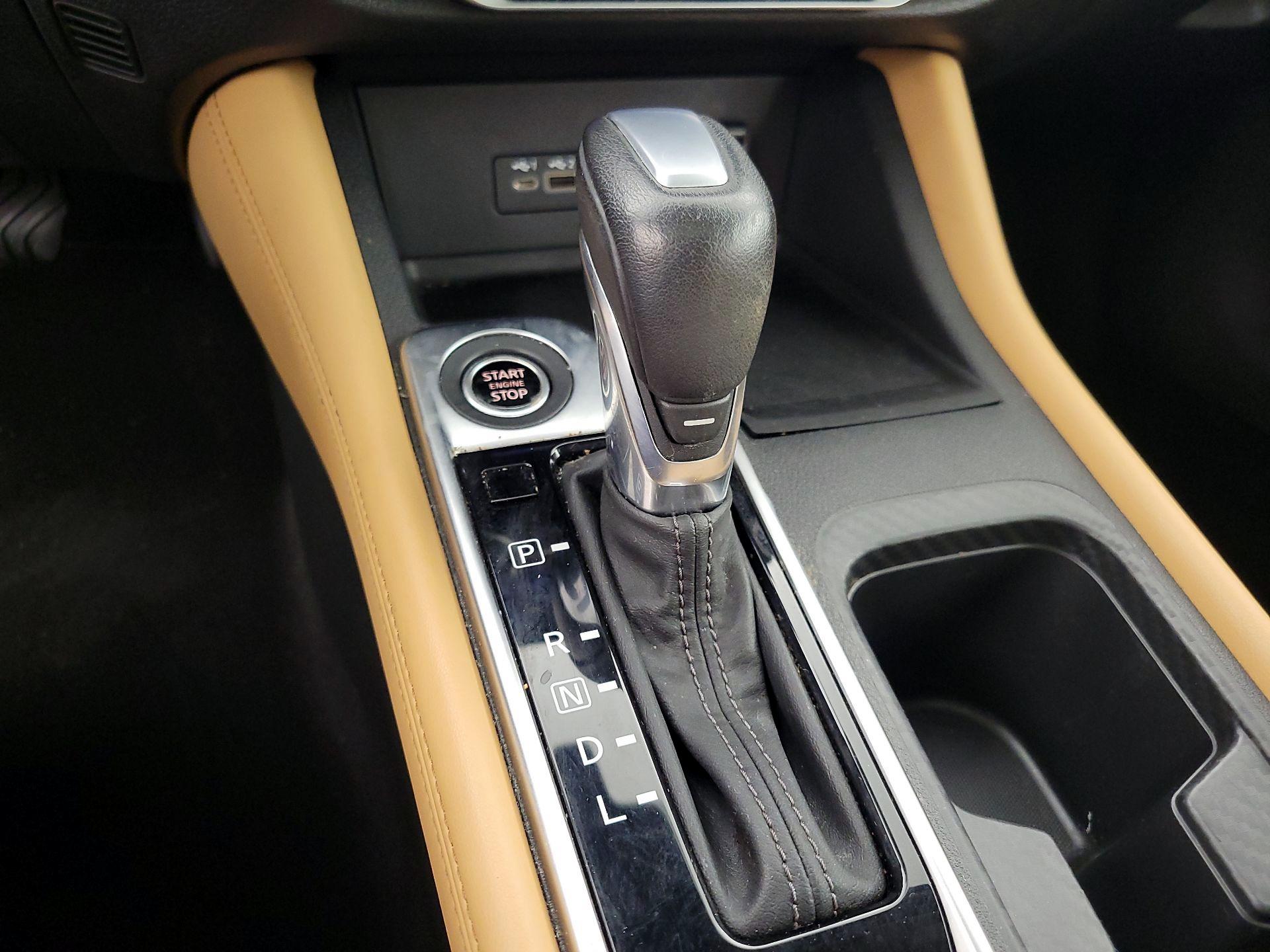 Thumbnail: 2023 Nissan Sentra - 17