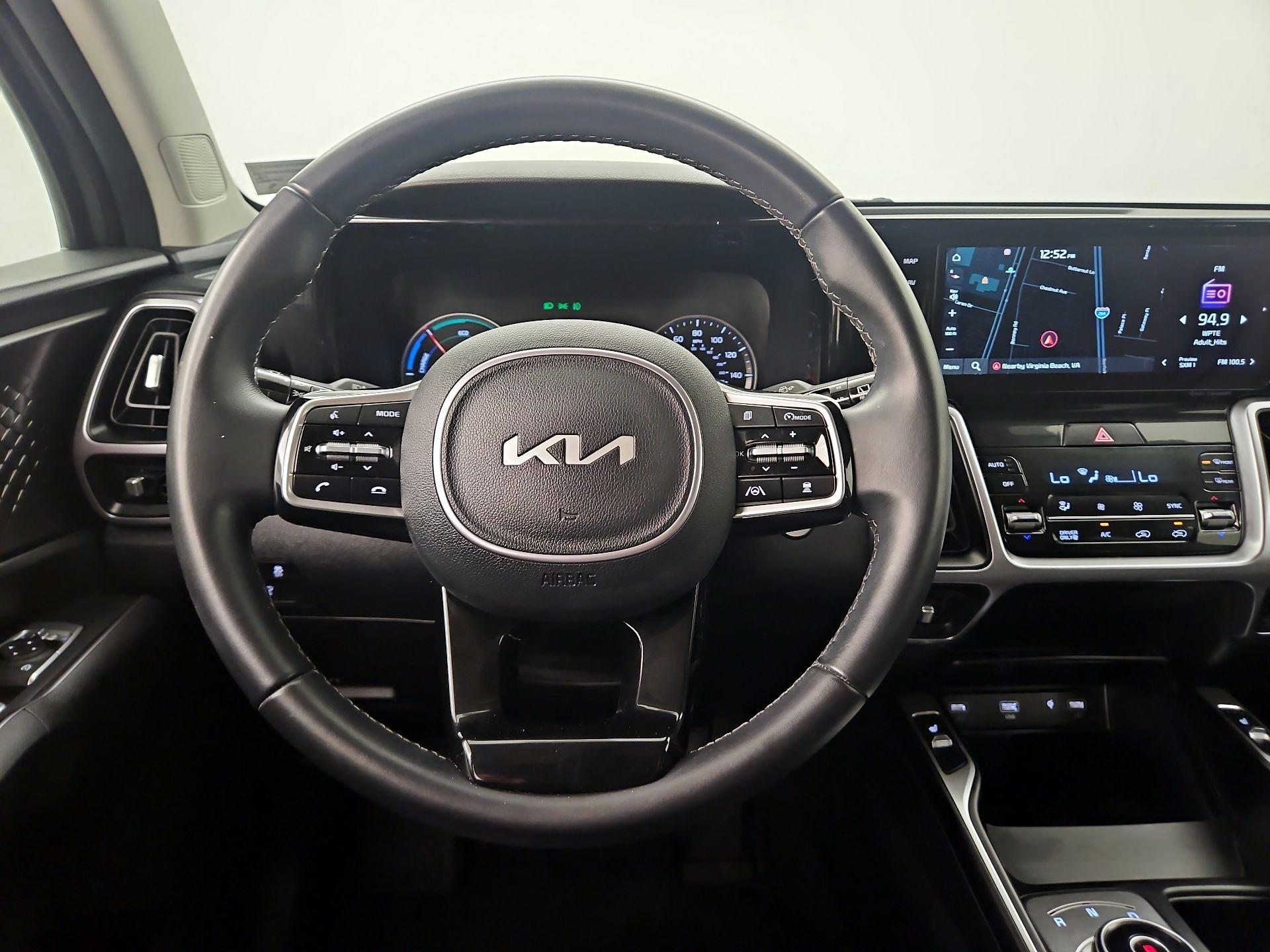 Thumbnail: 2023 Kia Sorento - 10