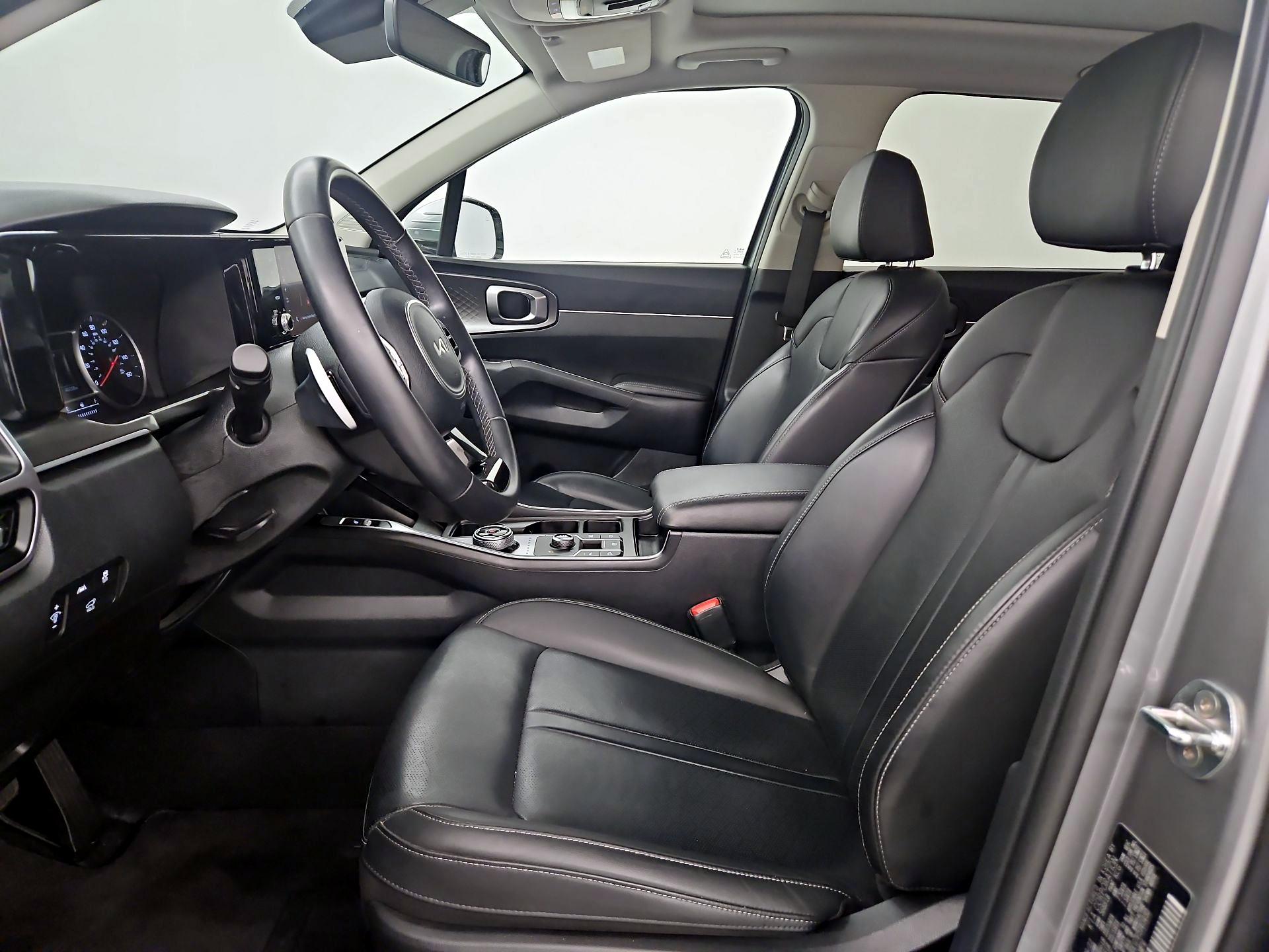 Thumbnail: 2023 Kia Sorento - 11