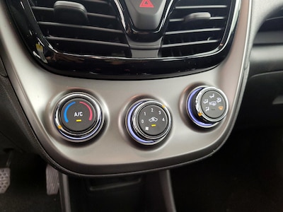 USB/AUX Ports