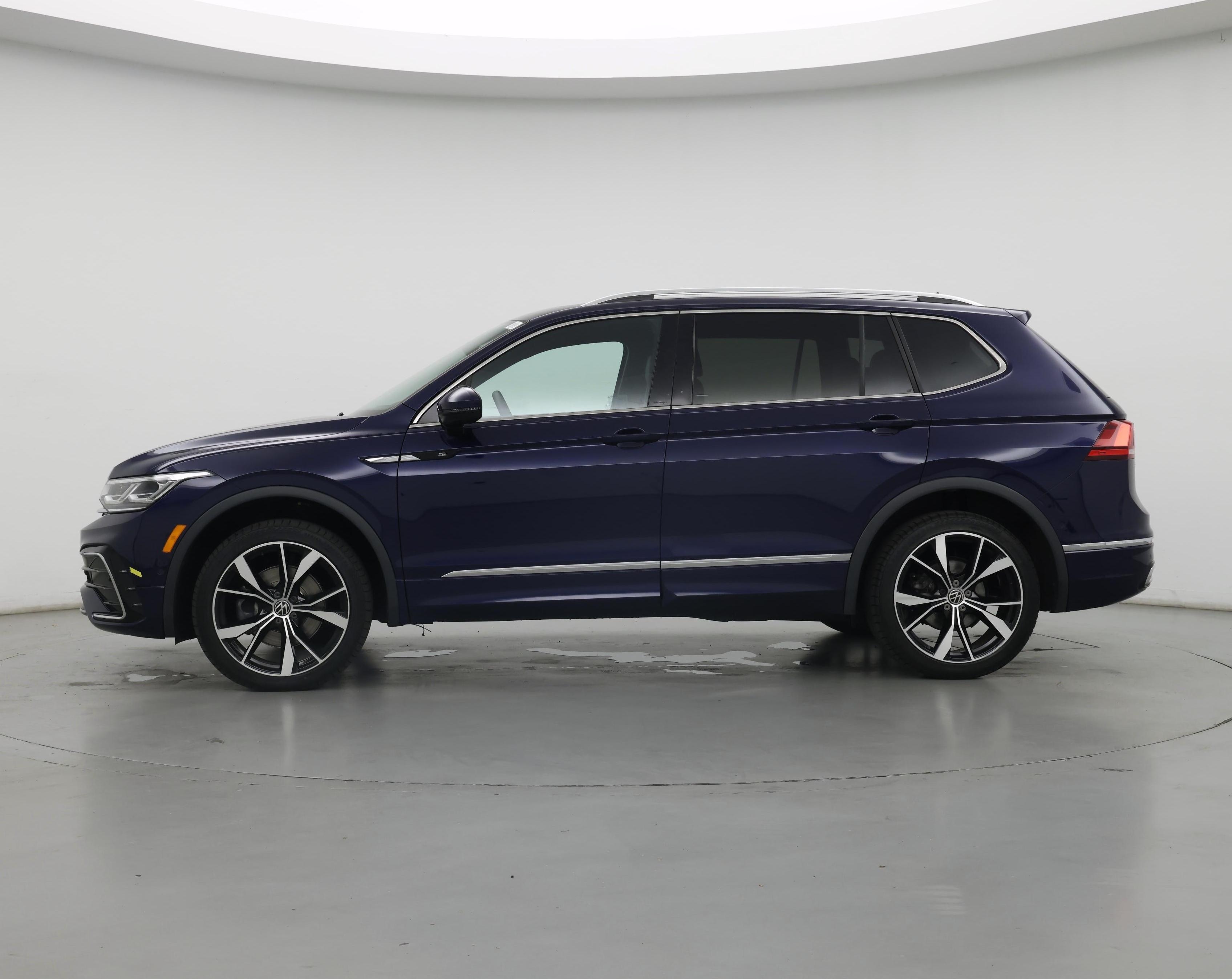 Thumbnail: 2022 Volkswagen Tiguan - 3