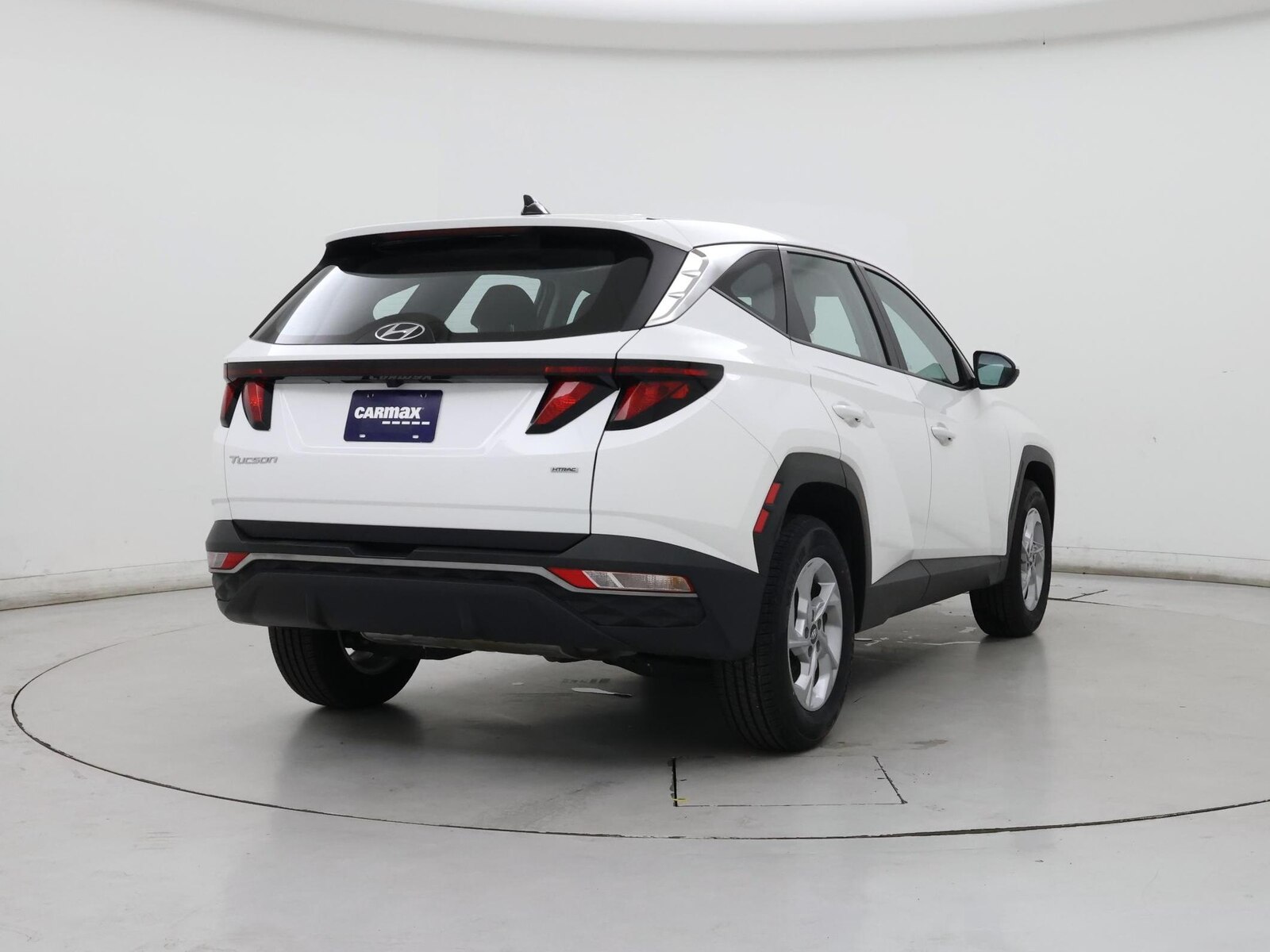 2023 Hyundai Tucson SE - Photo 9